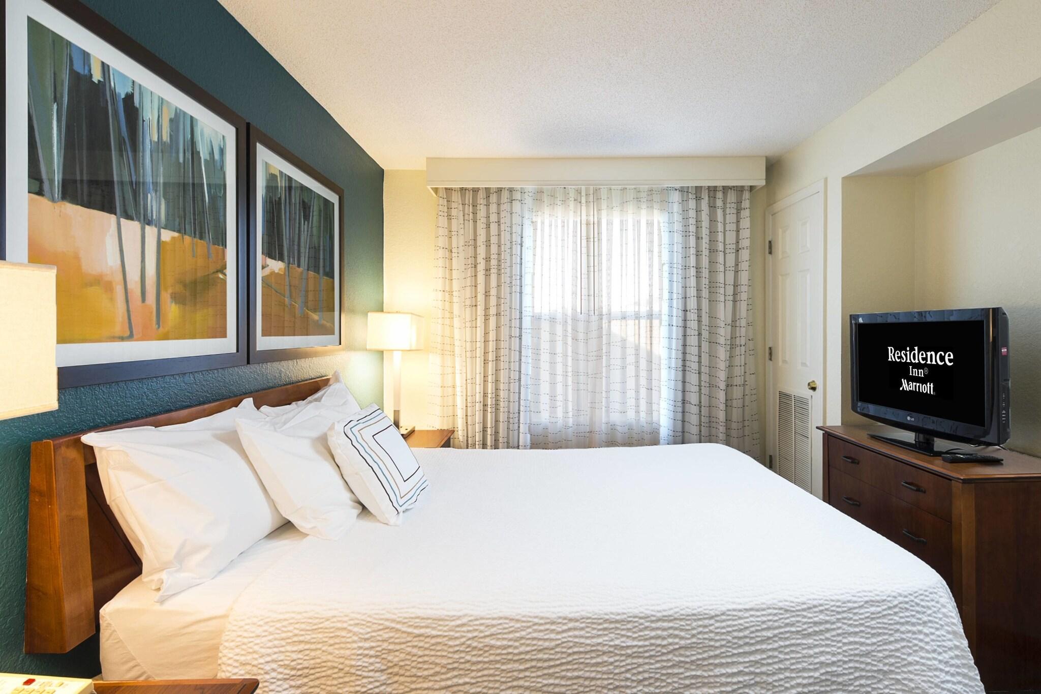 Suite Queen Size Bed