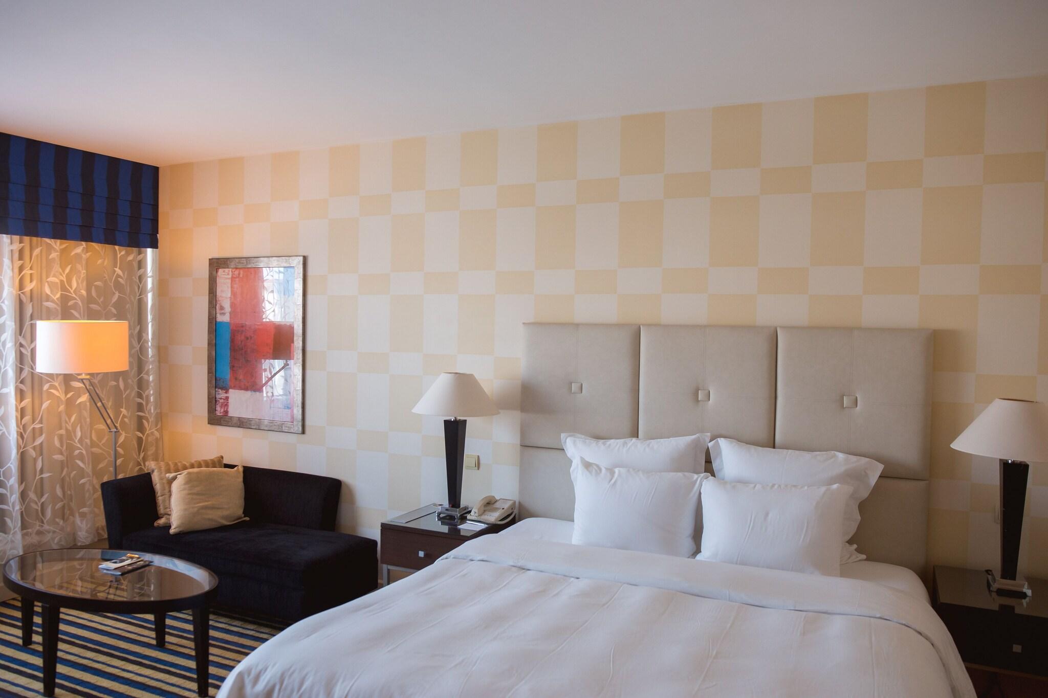 Double Club King Bed