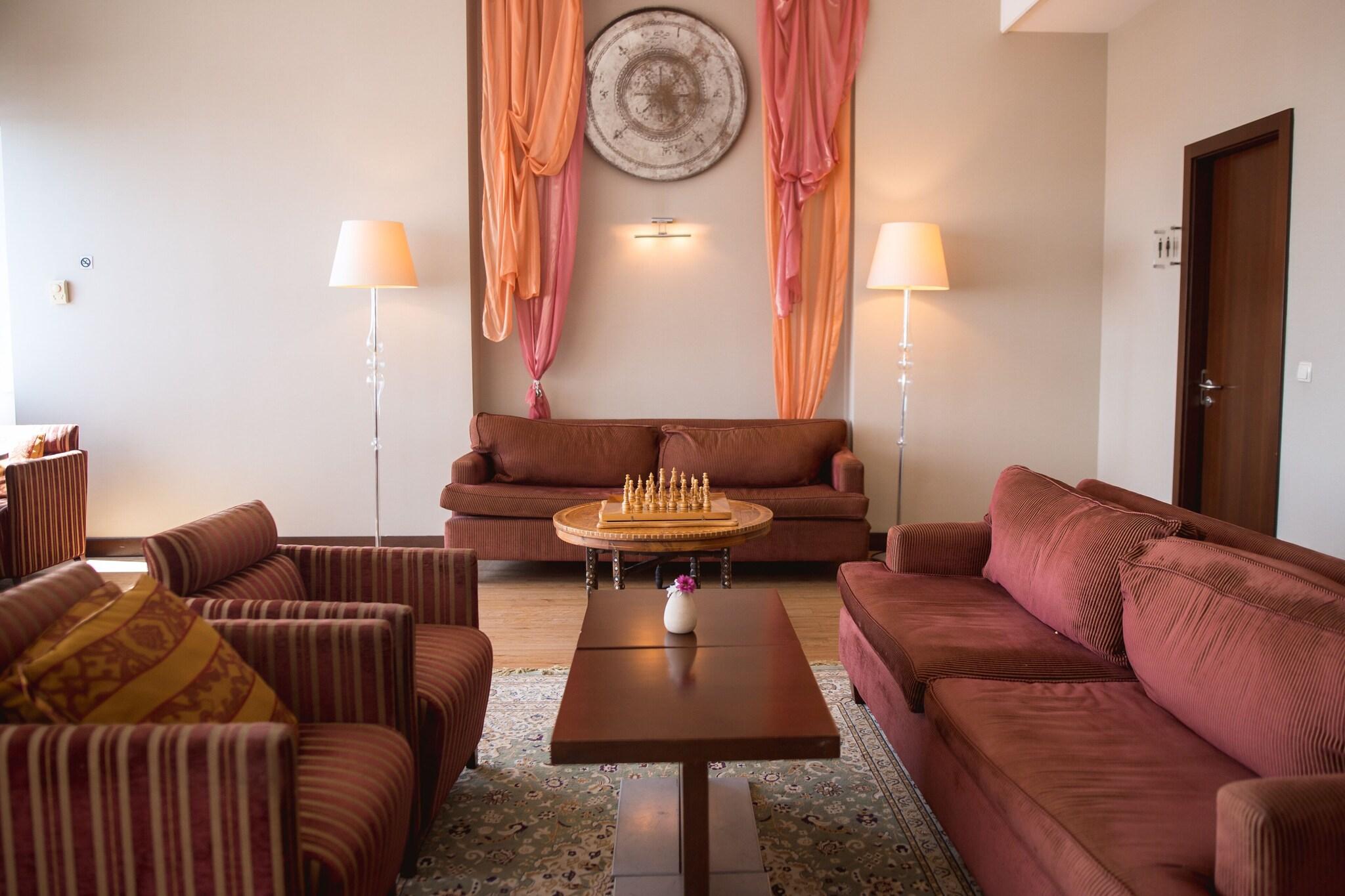 Double Club King Bed