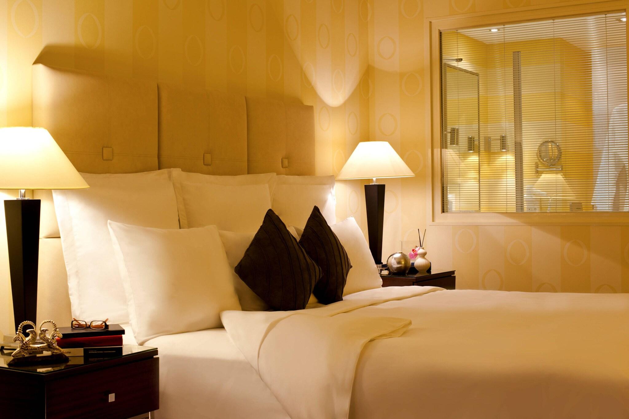 Double Deluxe King Bed