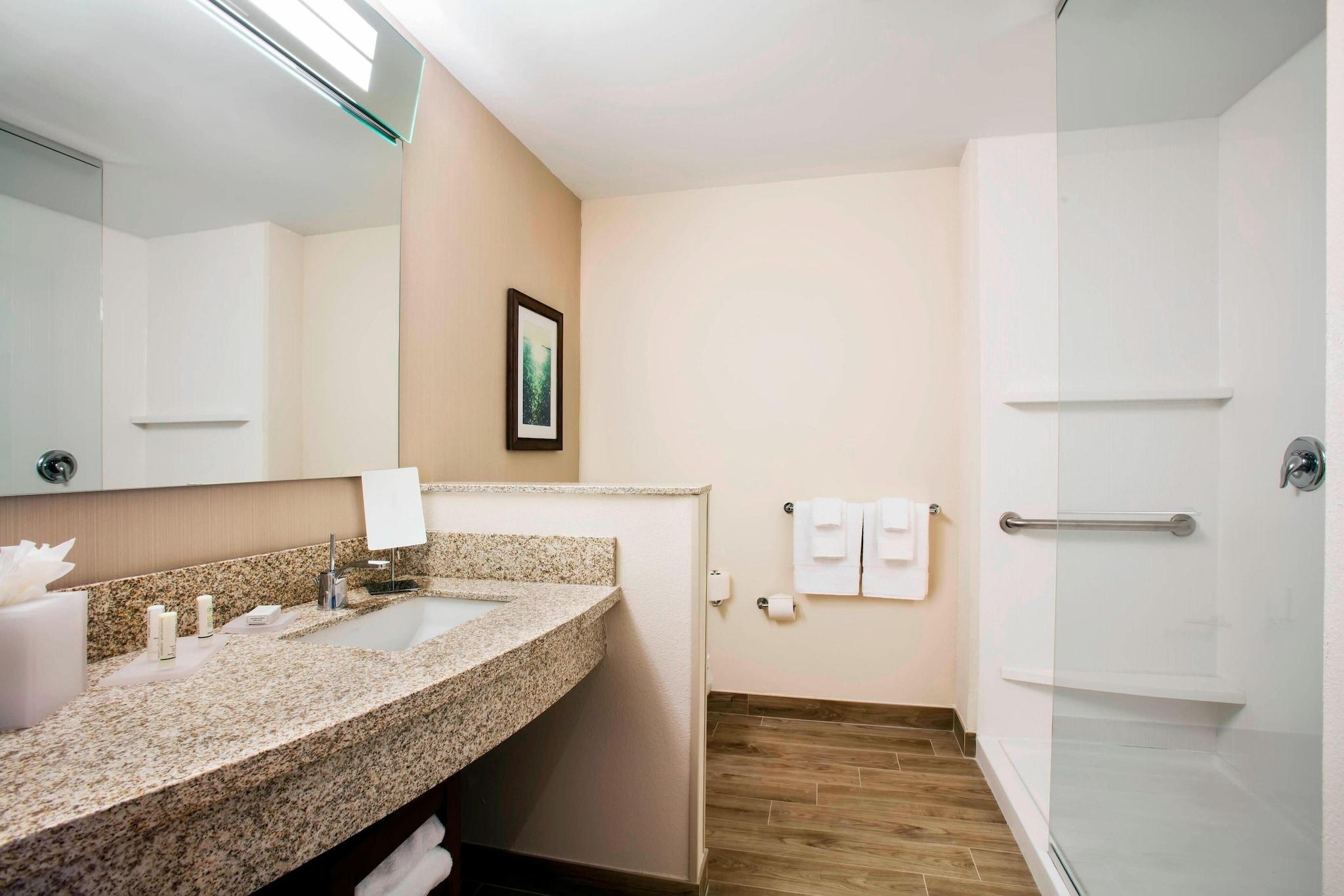 Suite Two Queen Beds One Bedroom