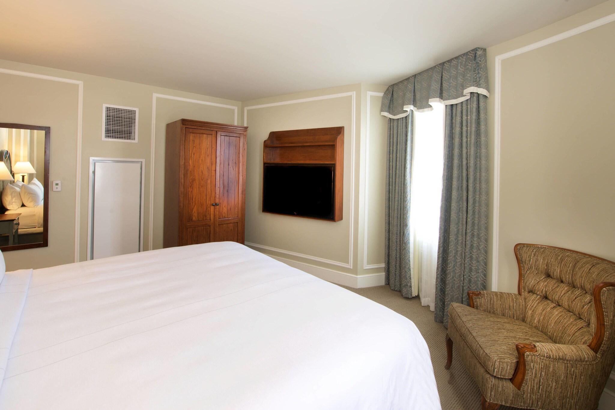 Double Club King Bed