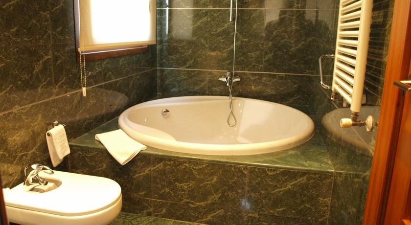 Double or Twin Deluxe