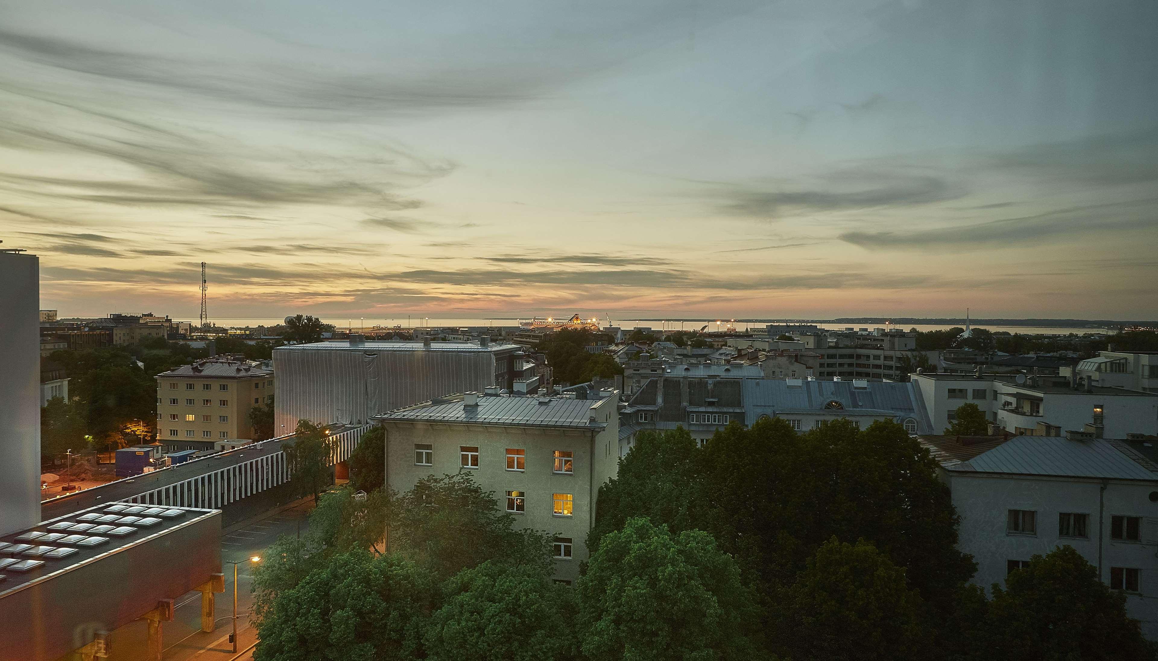 Suite Deluxe King Bed