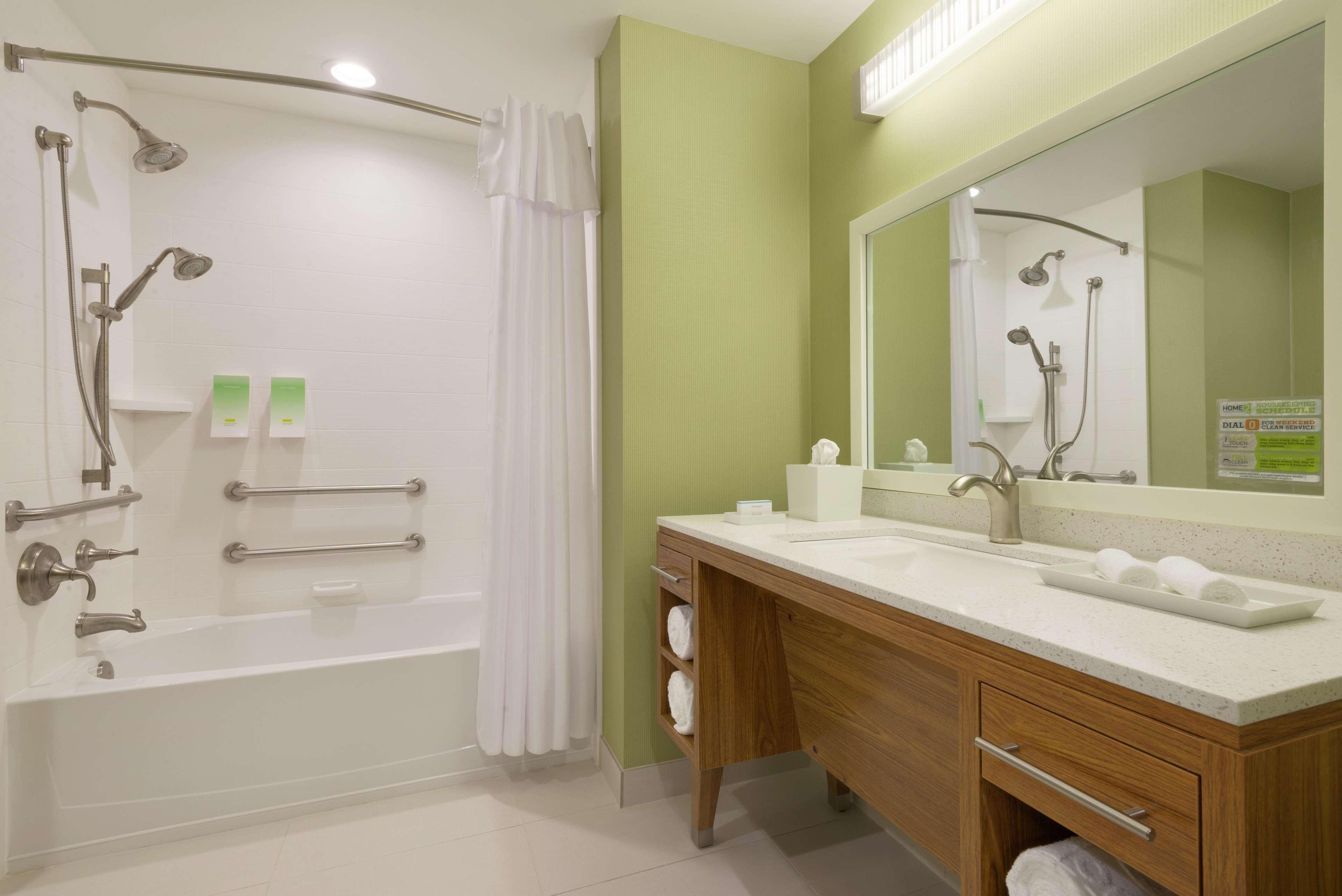 Studio Two Queen Beds