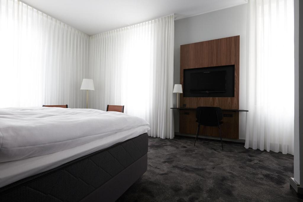 Double Single King Size Bed