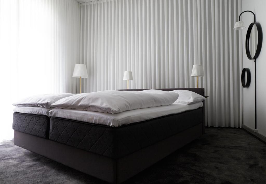 Double King Size Bed