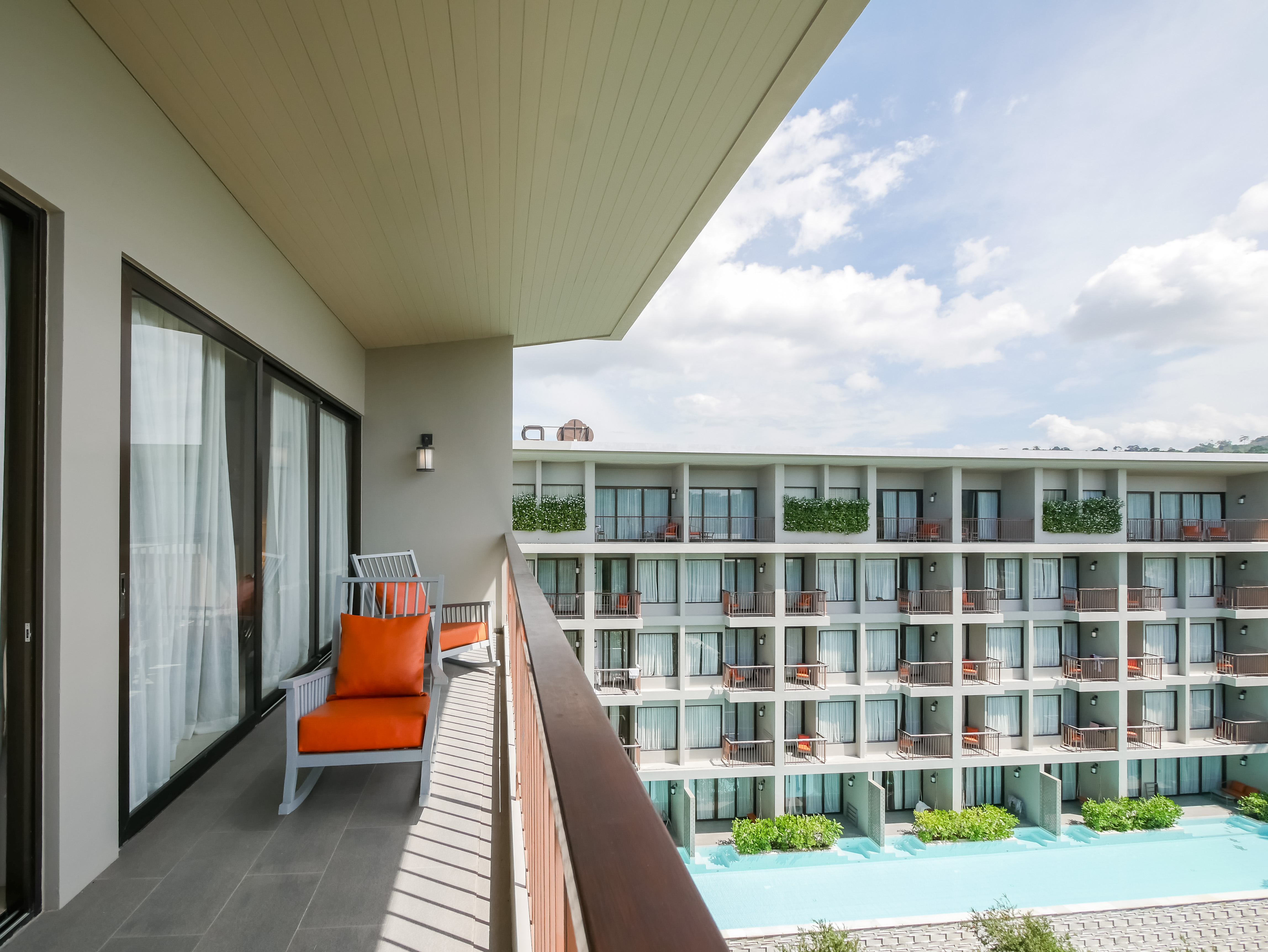 Junior Suite Superior Pool View