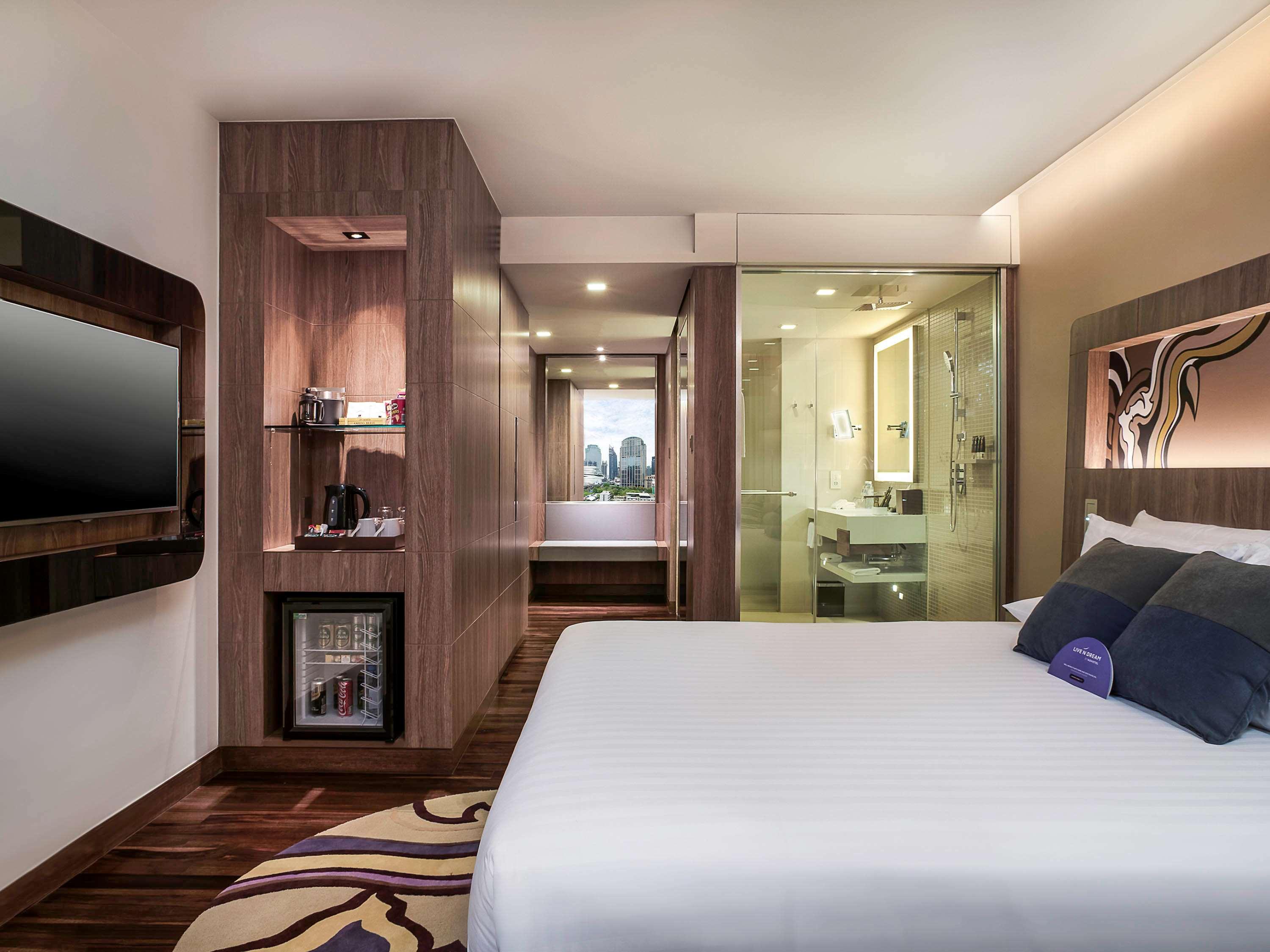 Double Deluxe City View King Bed