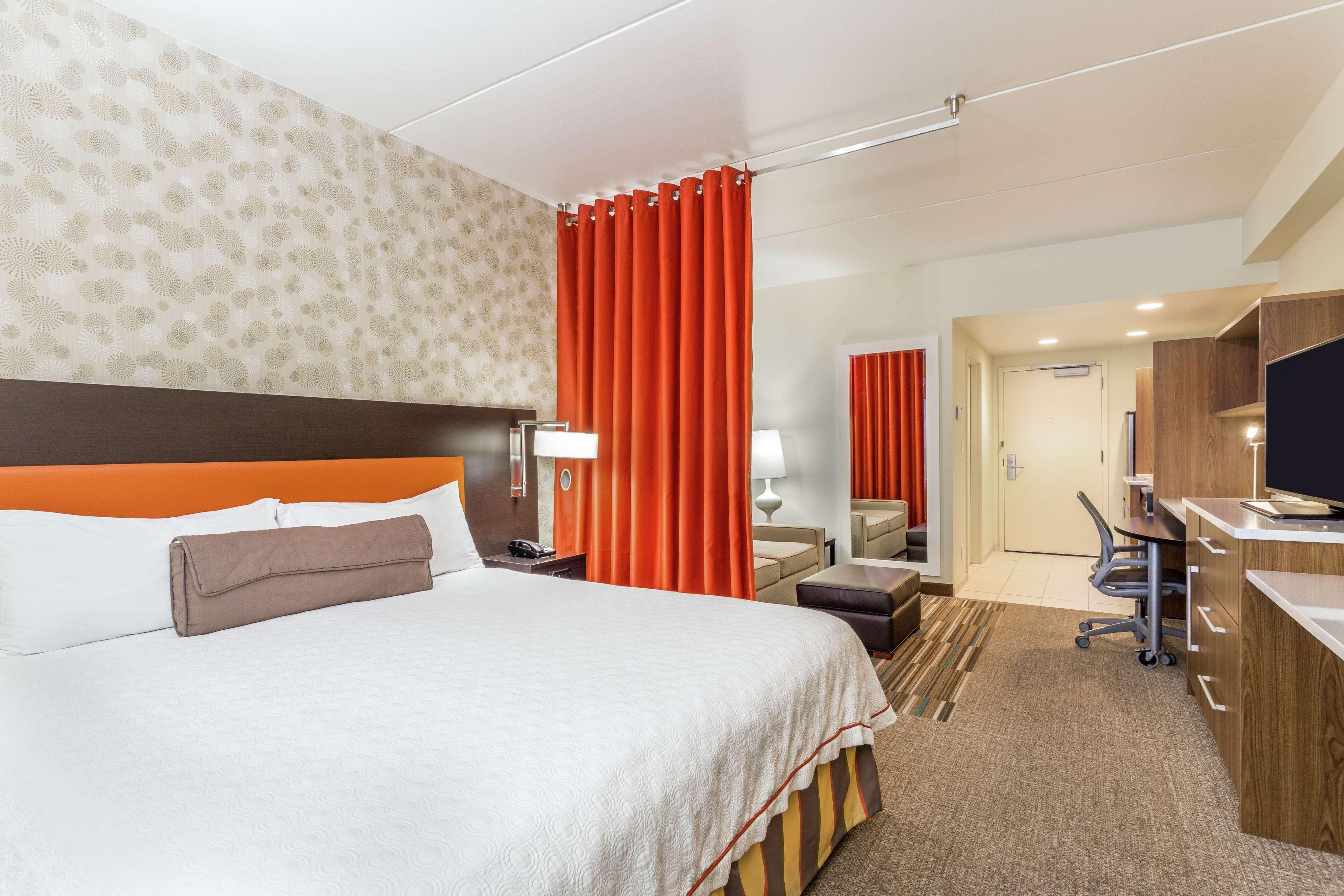 Studio Queen Size Bed