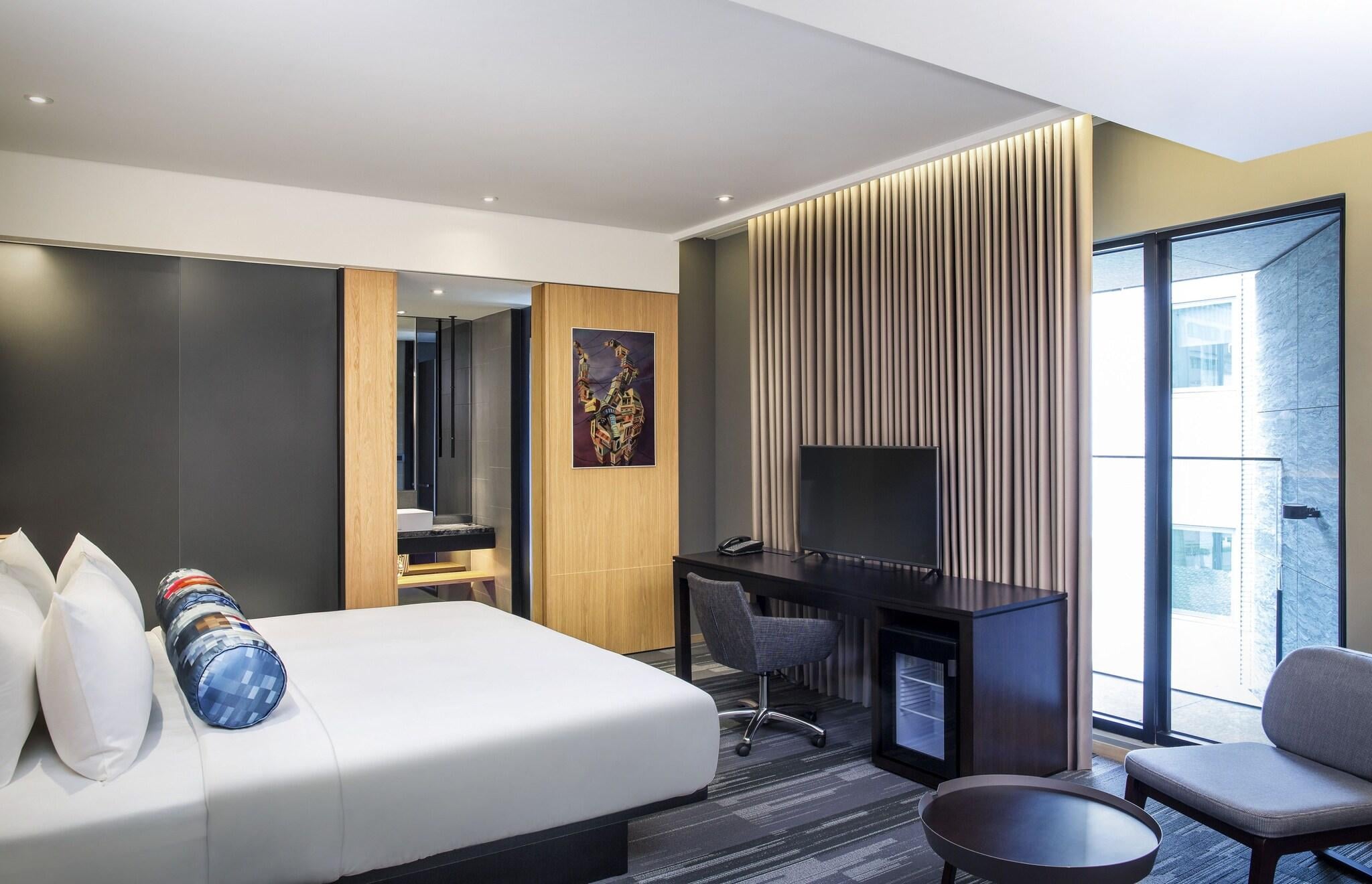 Double King Size Bed