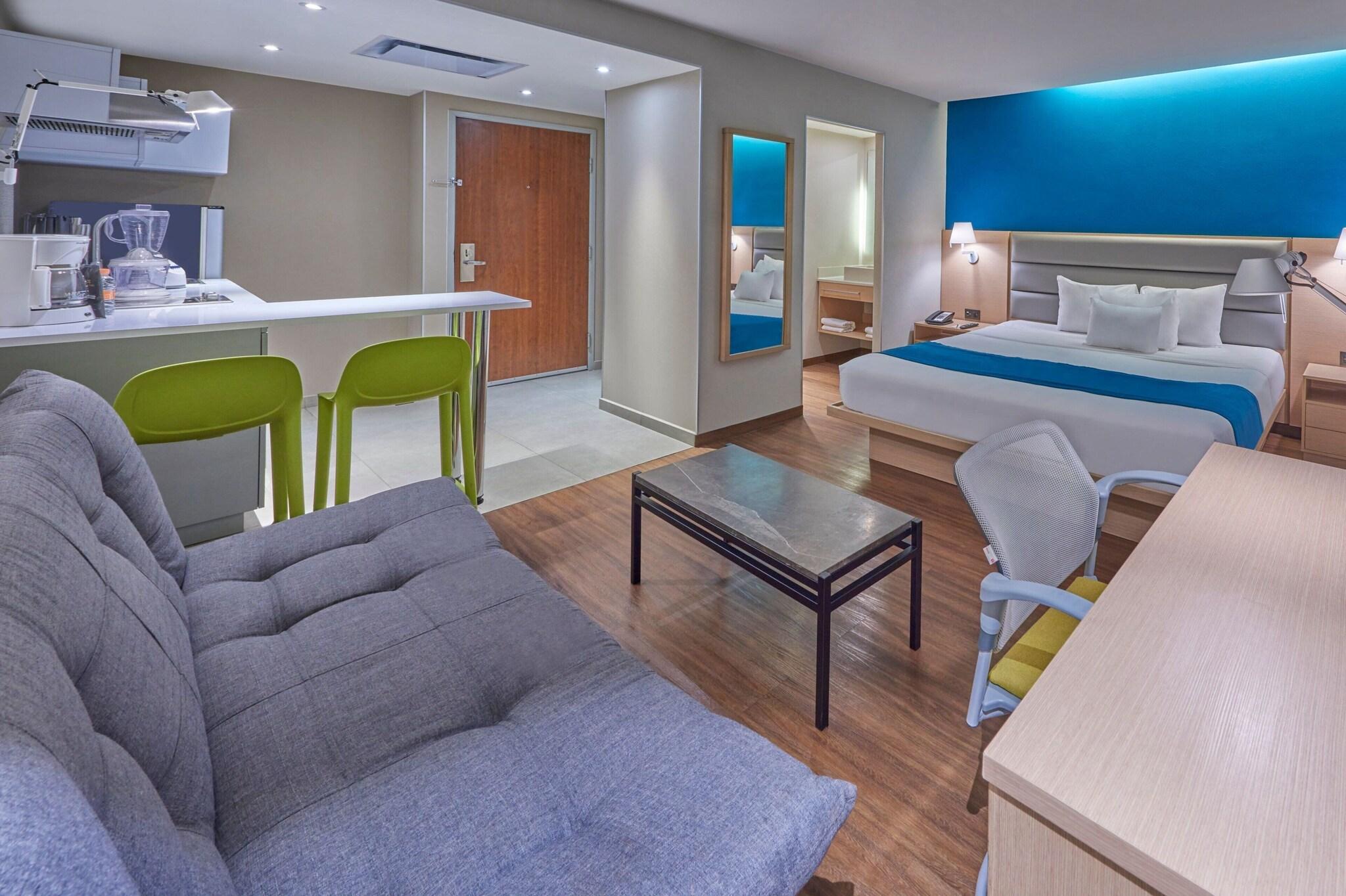 Suite Queen Size Bed