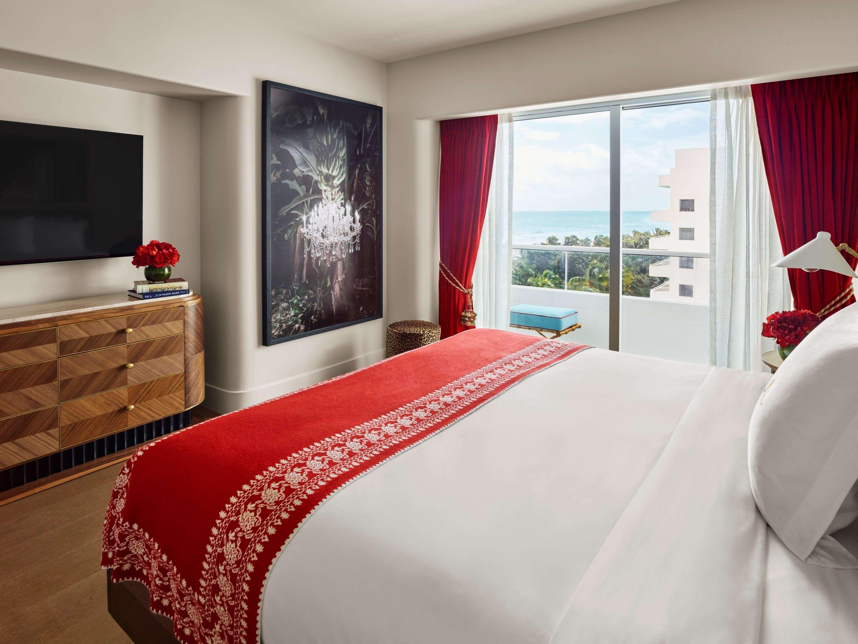 Double Partial Ocean View King Bed