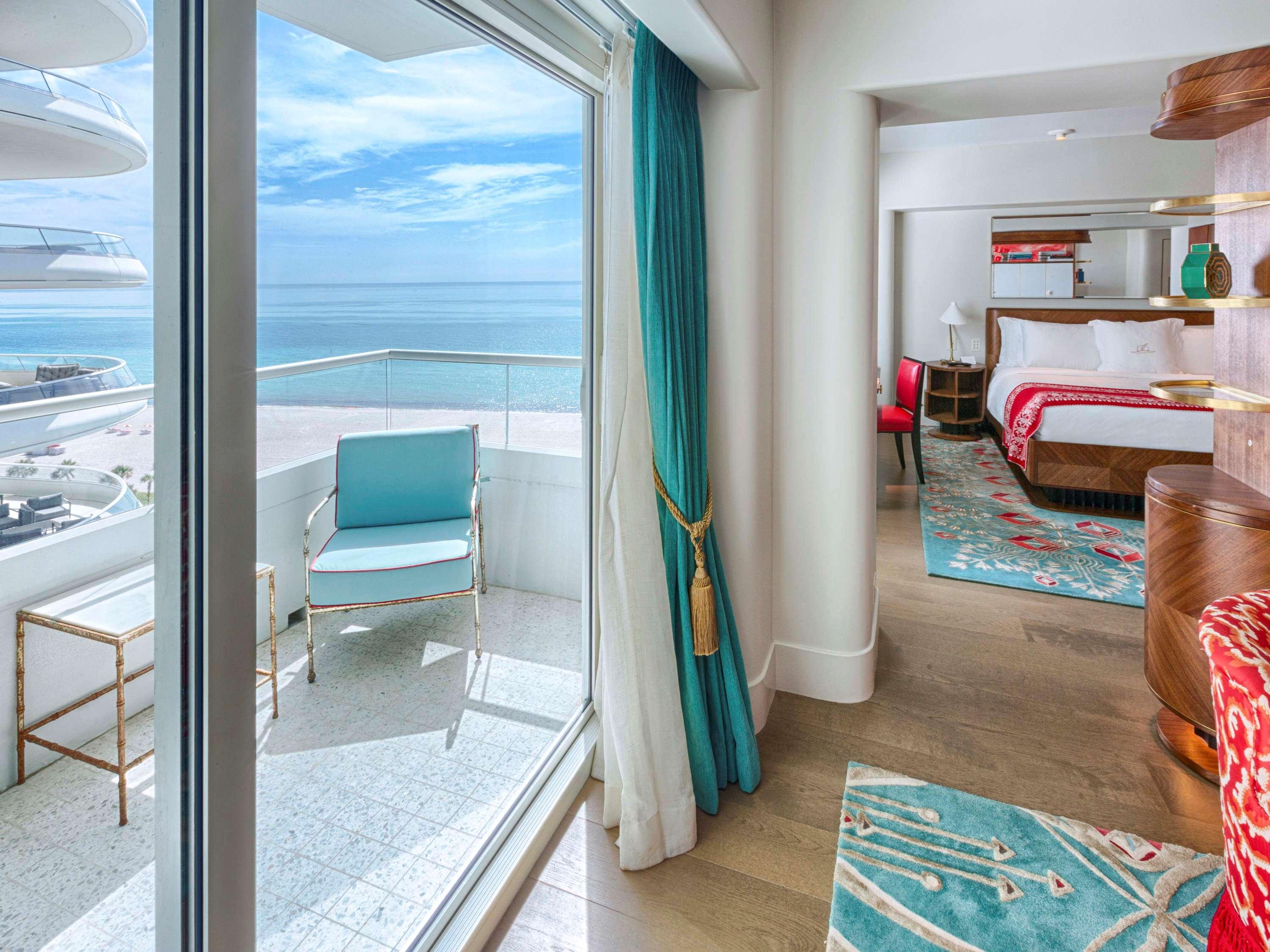 Junior Suite Ocean View King Bed