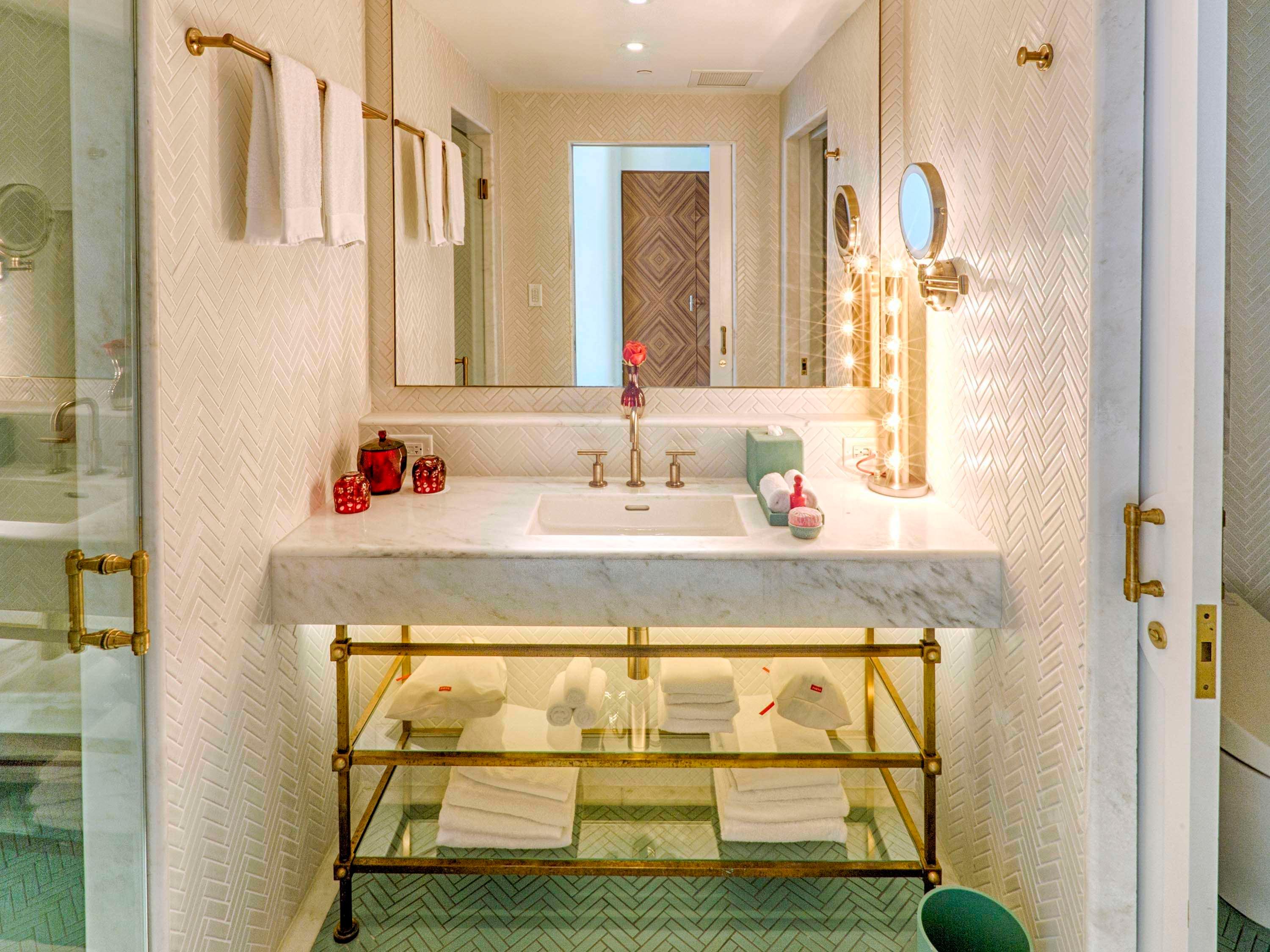 Double Accessible King Size Bed