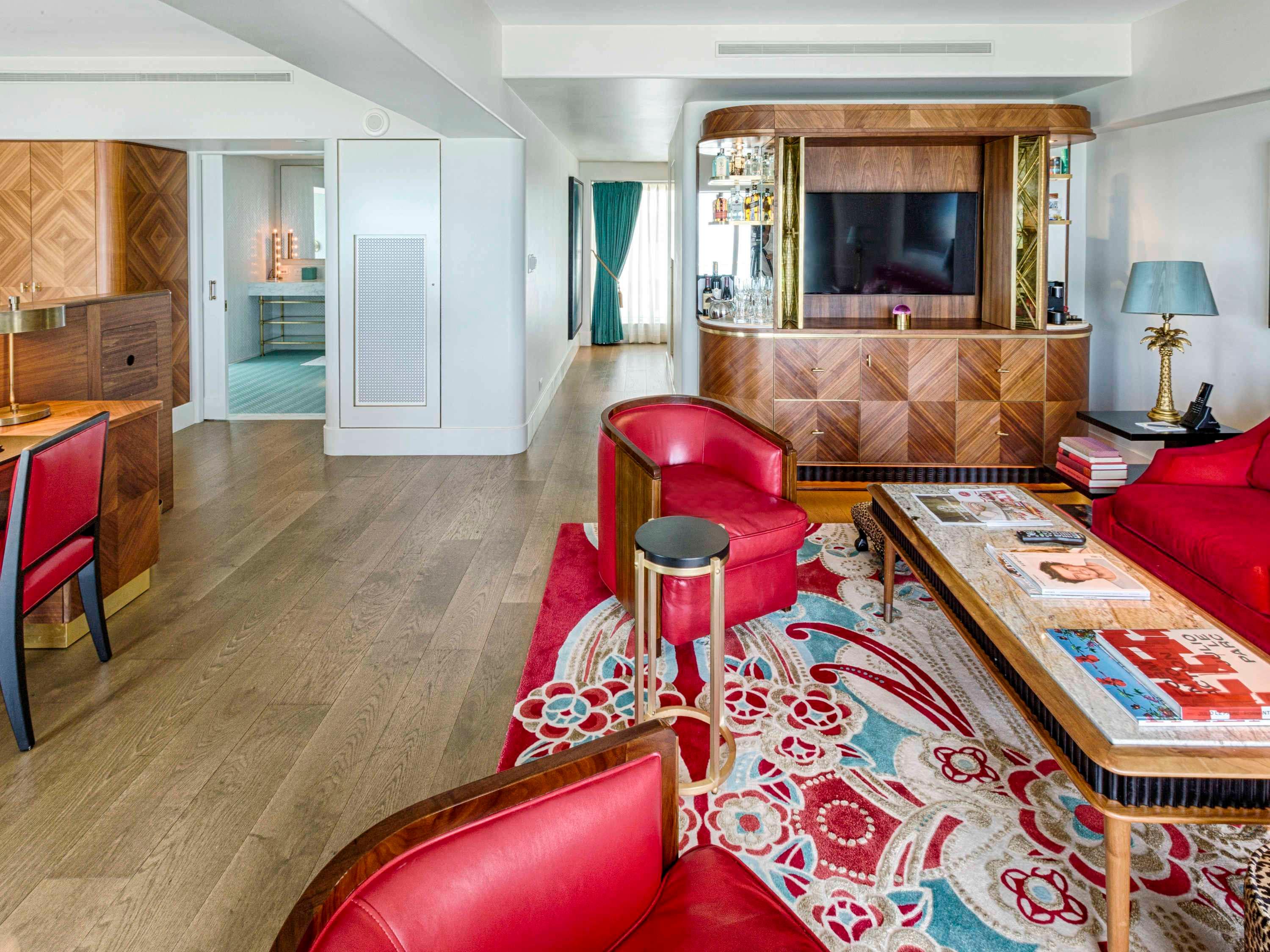 Junior Suite Accessible