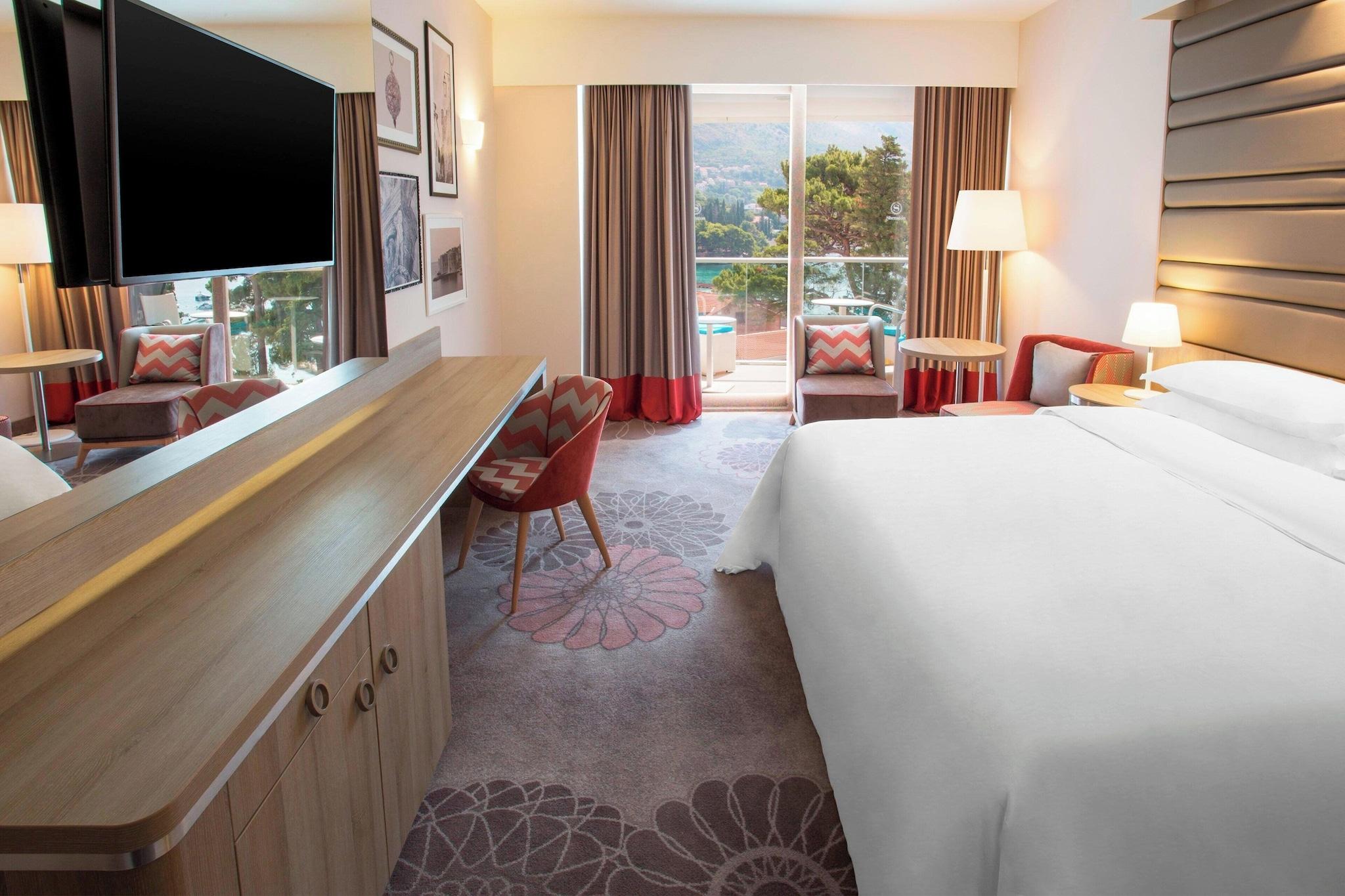 Double Deluxe Sea View with Balcony