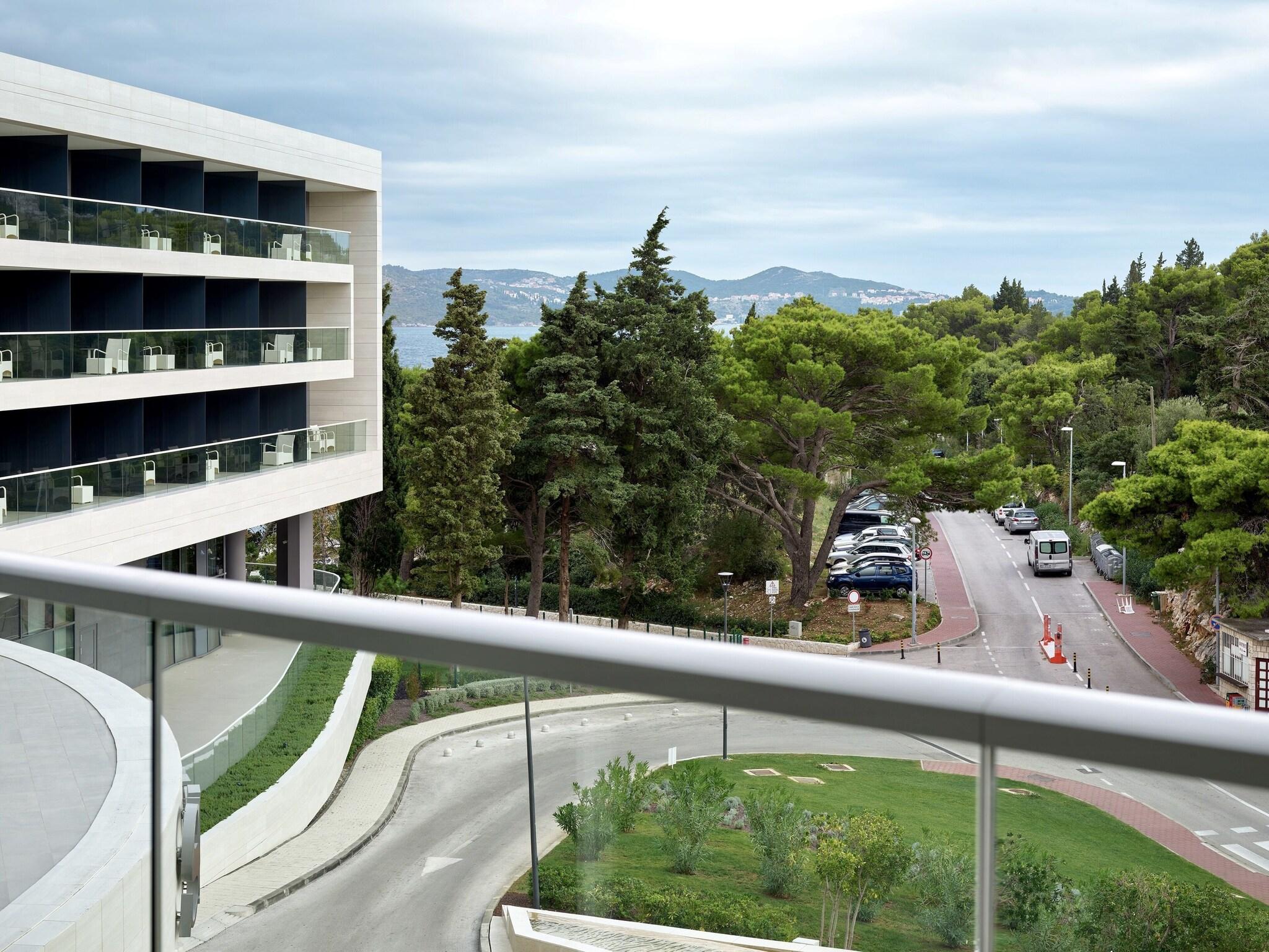 Double Classic King Bed