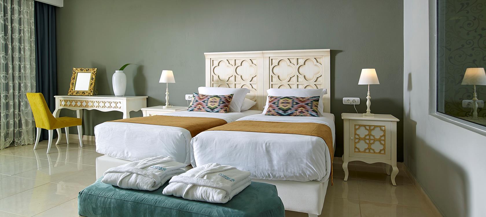 Family Room Deluxe with Private Pool