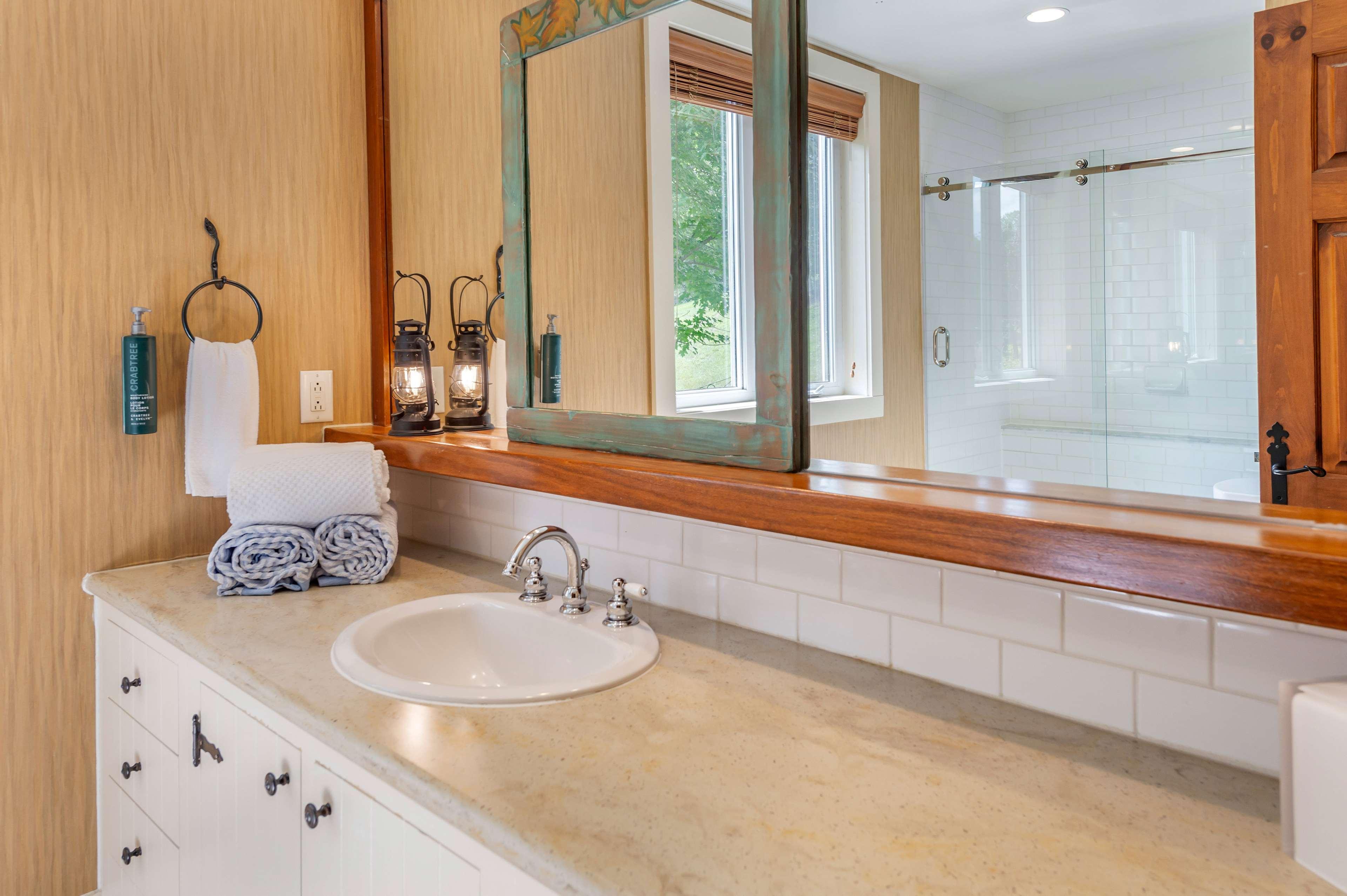 Studio King Size Bed