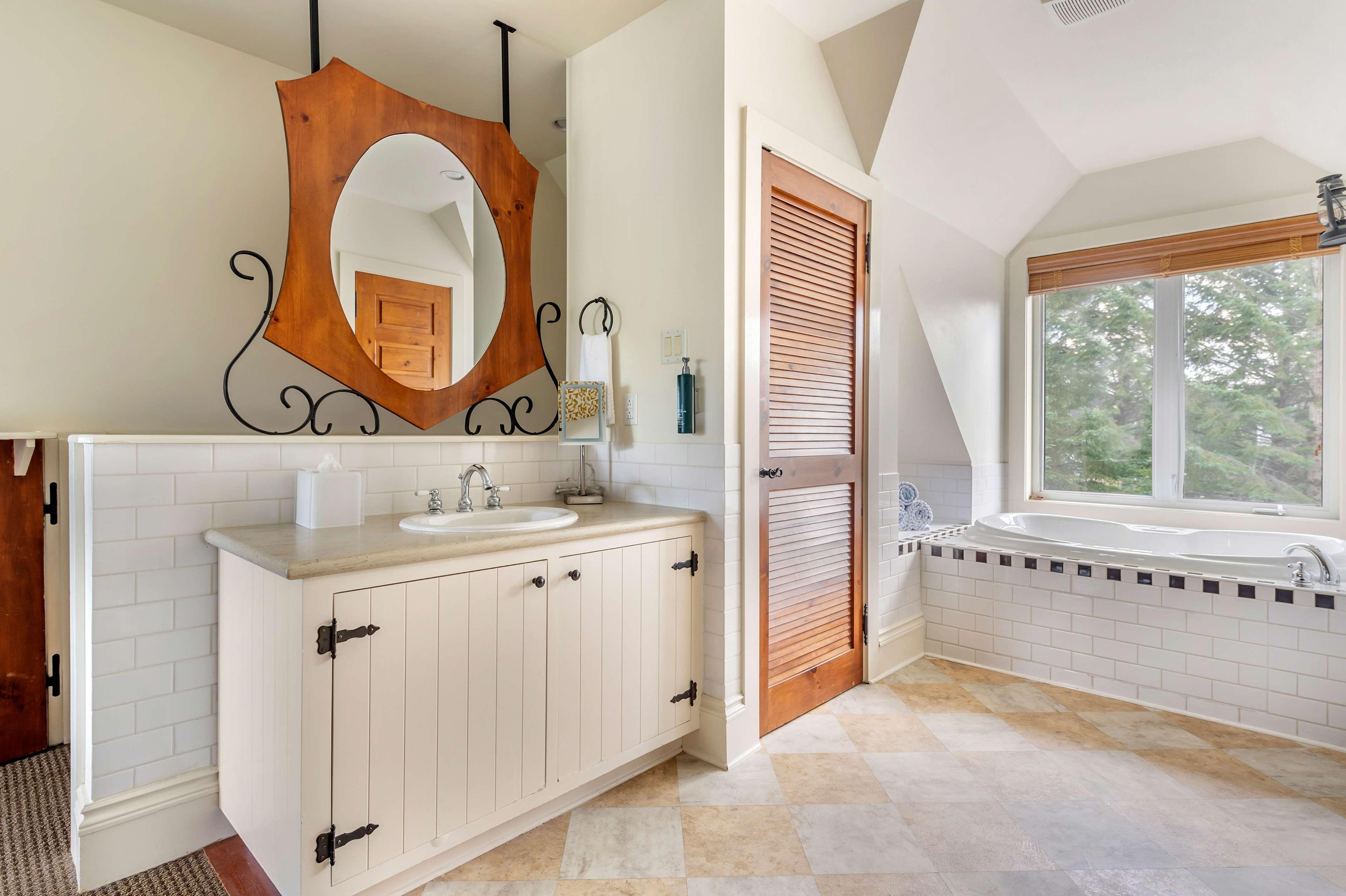 Suite King Bed One Bedroom 