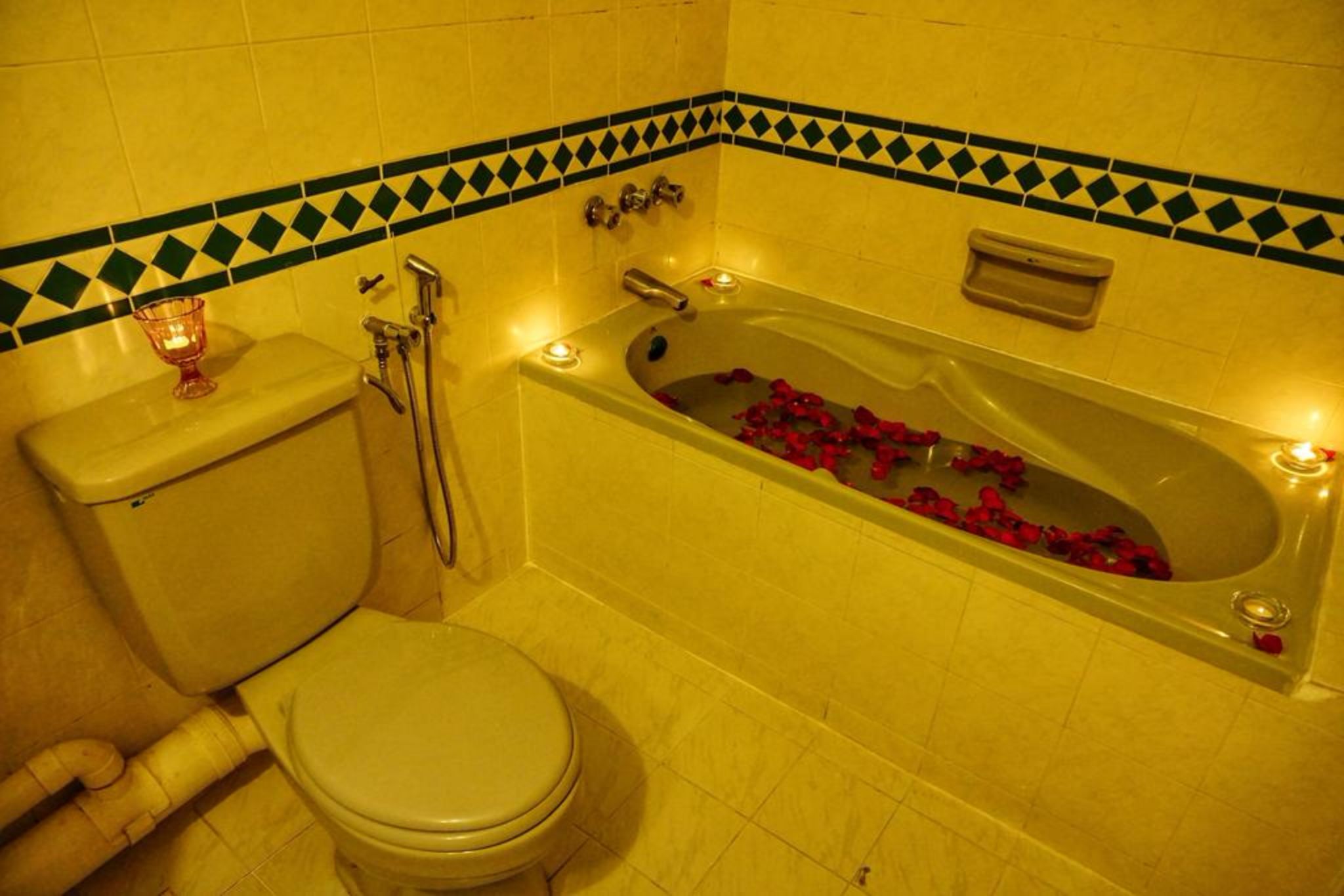 Studio King Size Bed