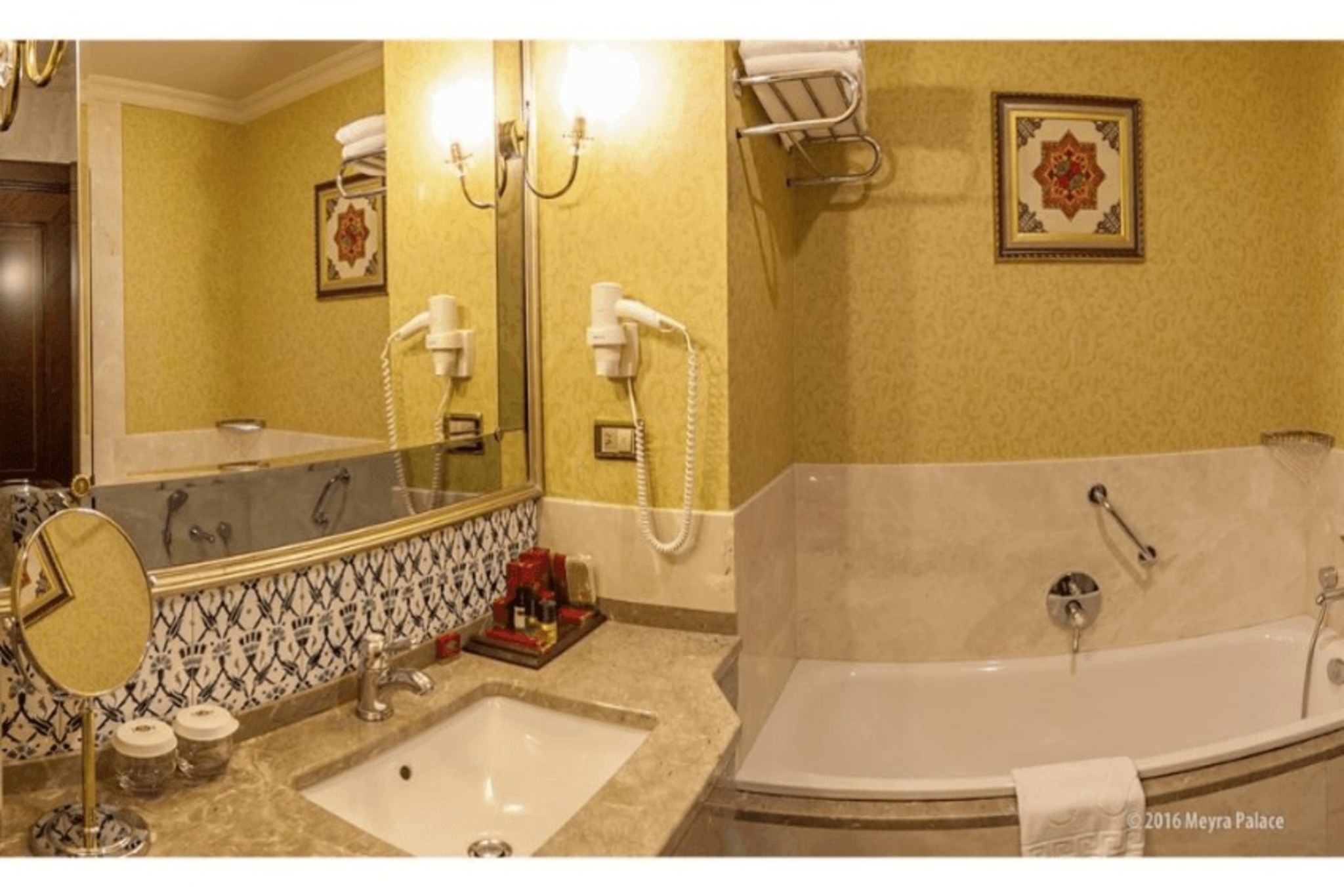 Room Two Double Beds