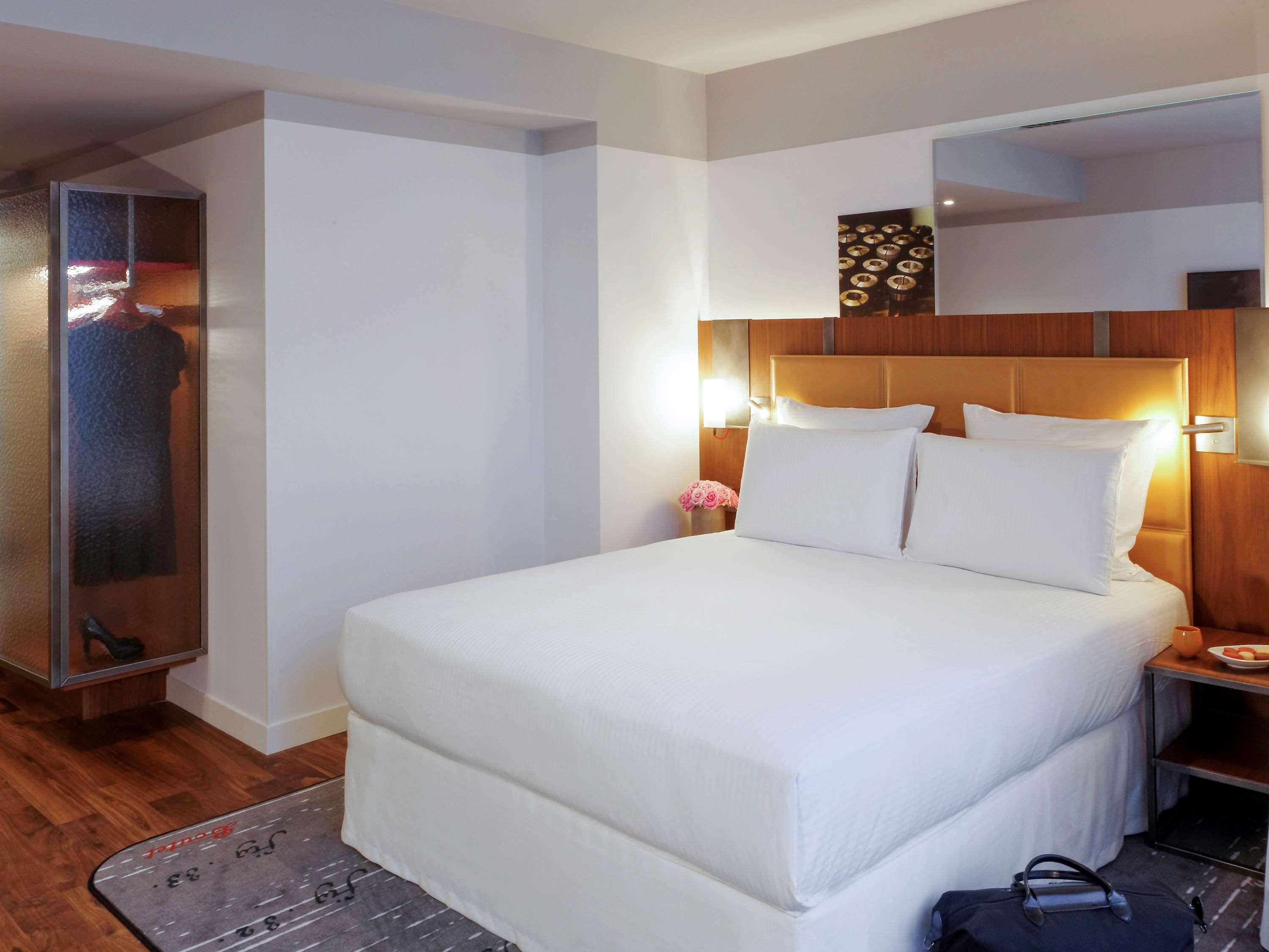 Single Deluxe King Bed