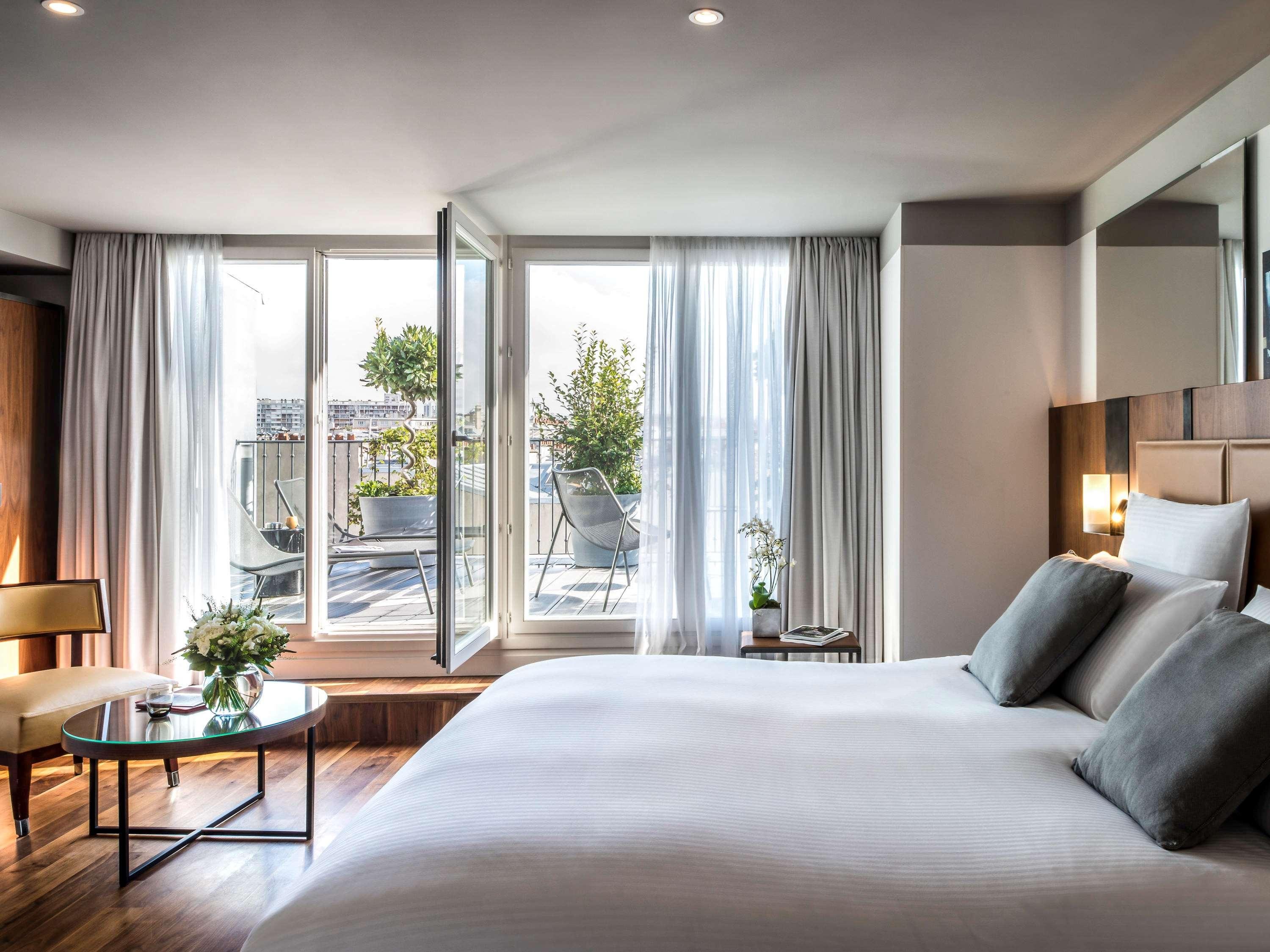 Junior Suite King Size Bed