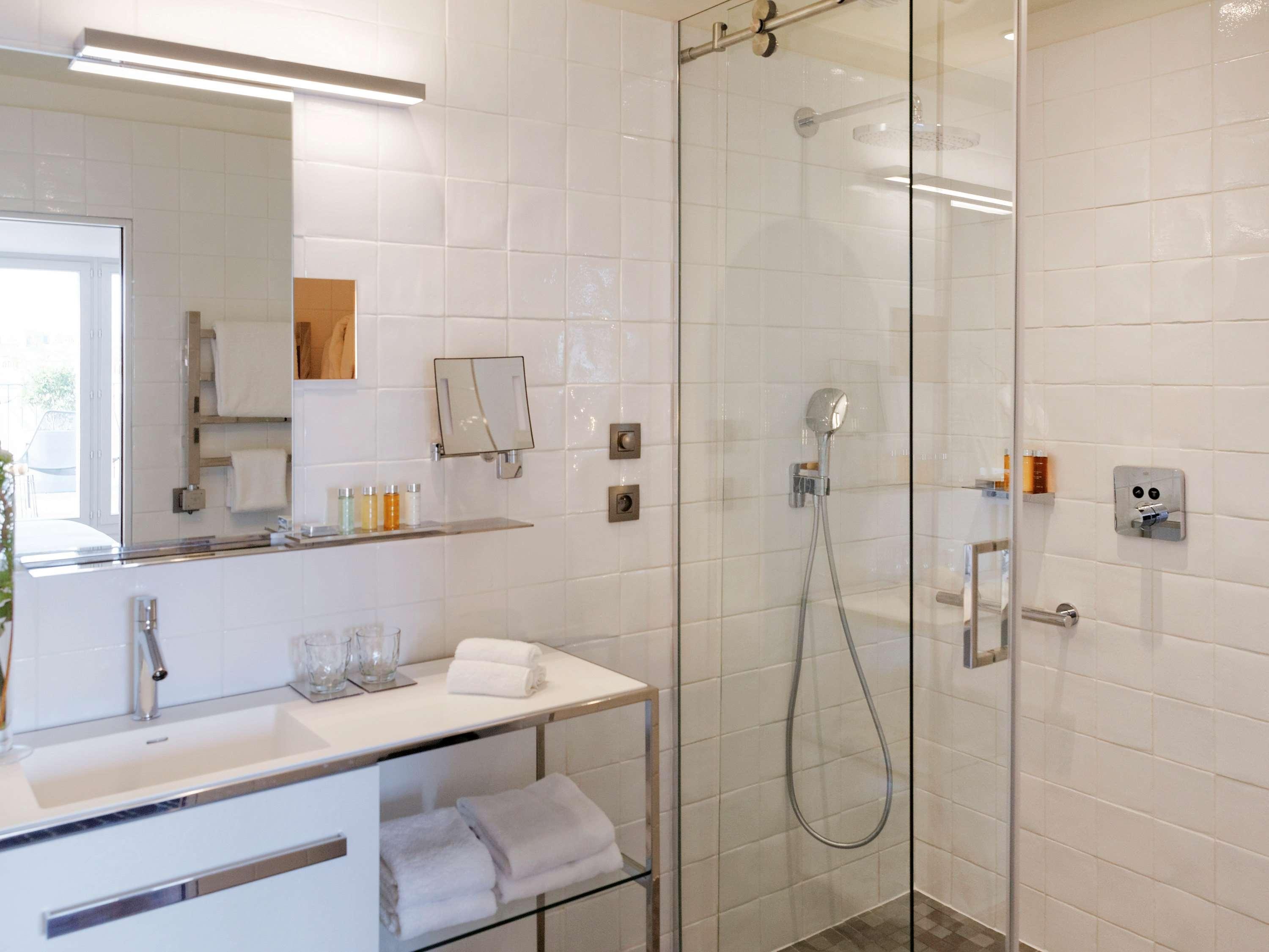 Double Deluxe King Bed