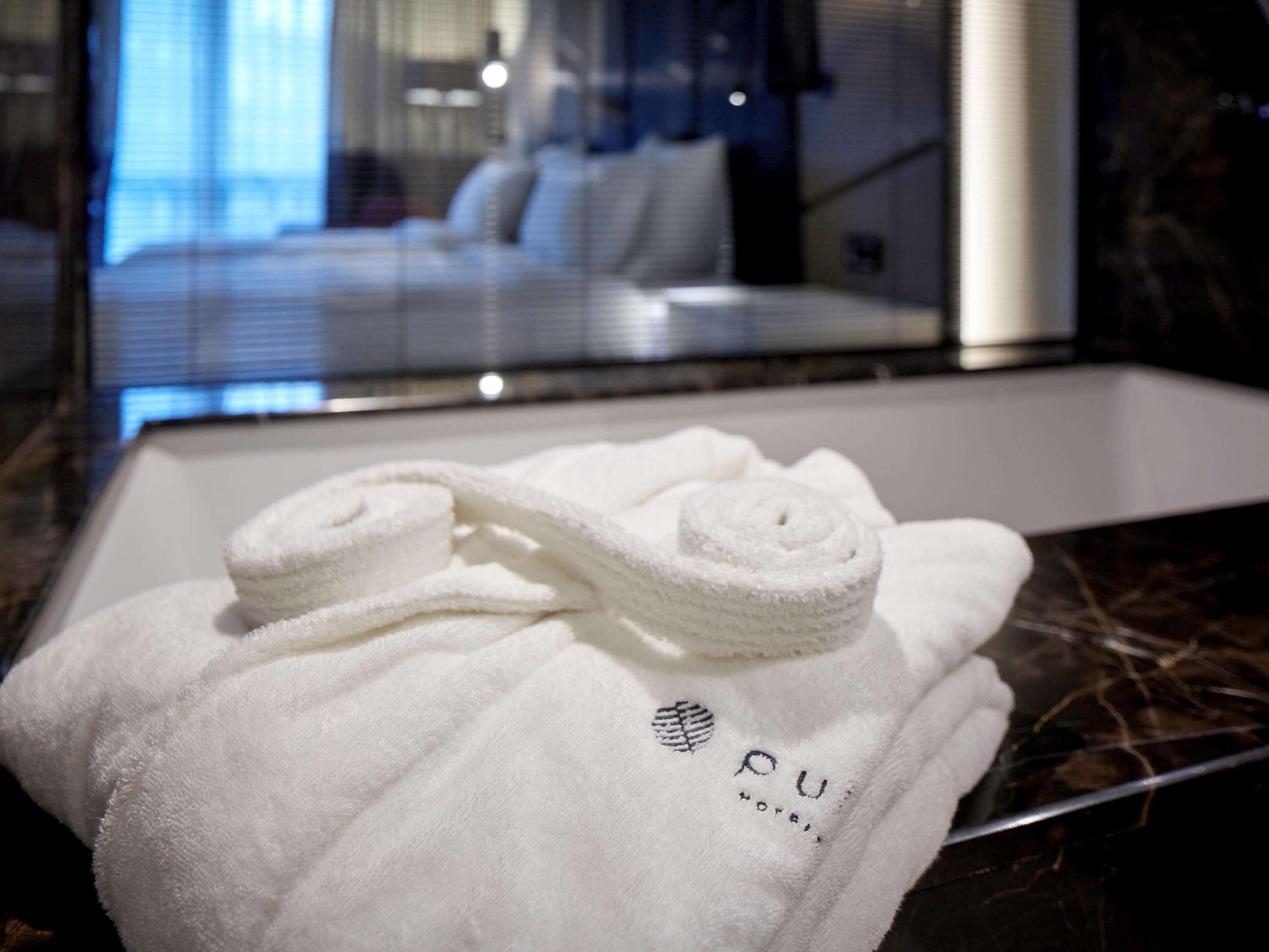 Twin Executive City View