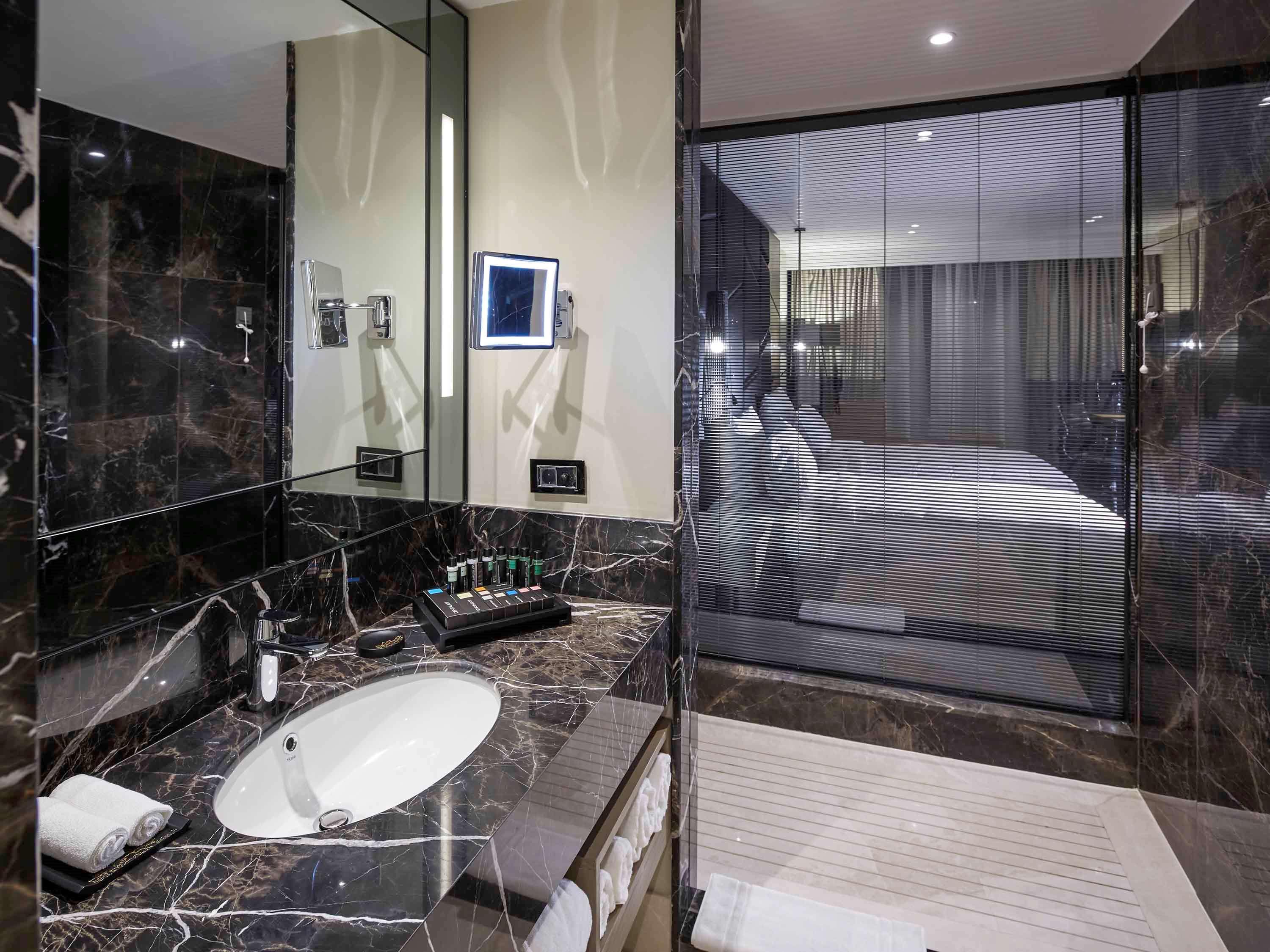 Double Superior King Bed