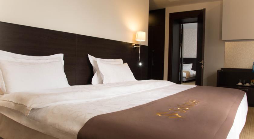 Family Room Capacity 3