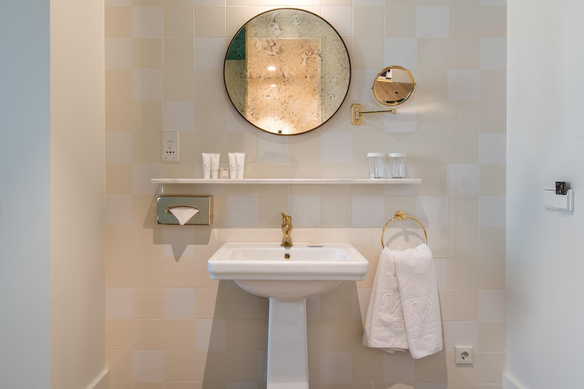 Suite Queen Size Bed