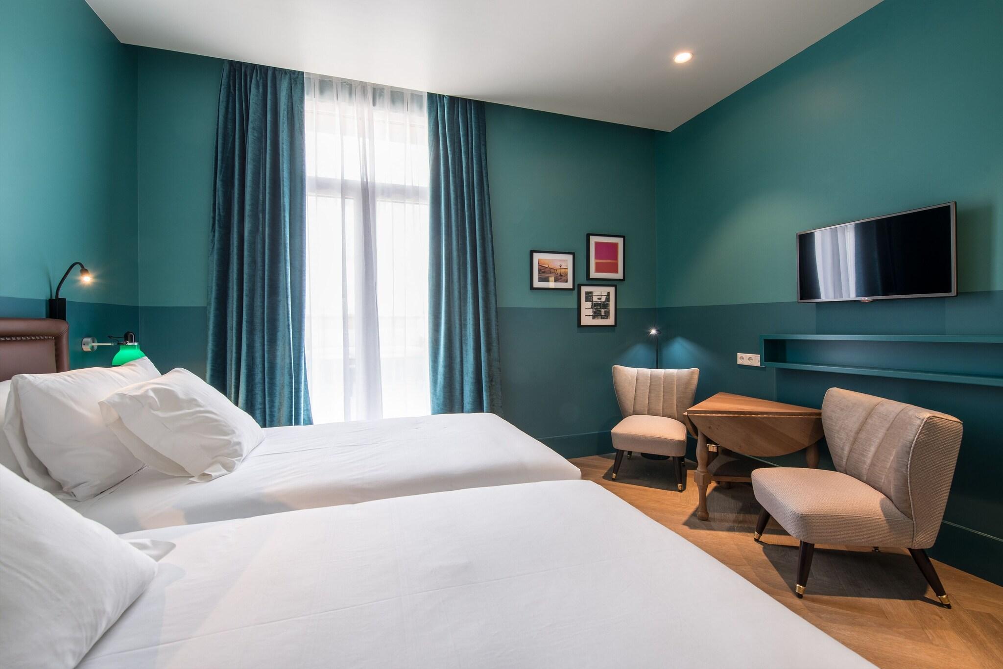 Suite Queen Size Bed