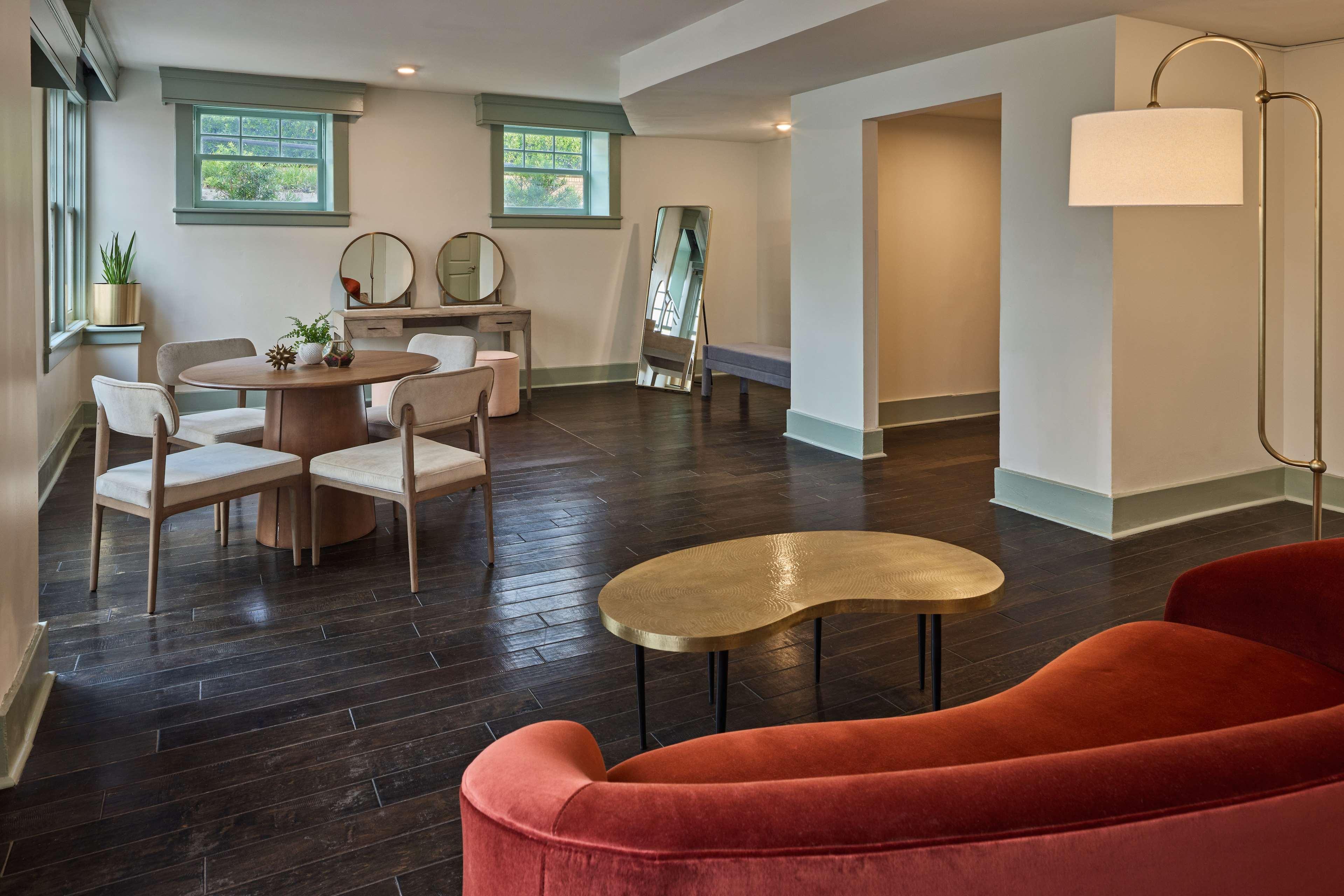 Suite Two Queen Beds One Bedroom