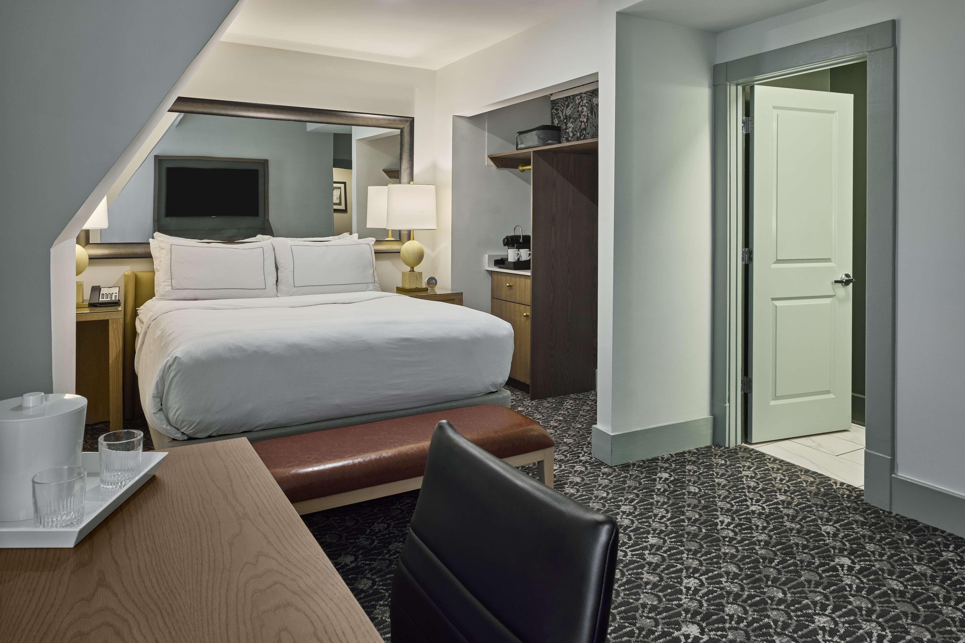 Room Superior Queen Bed