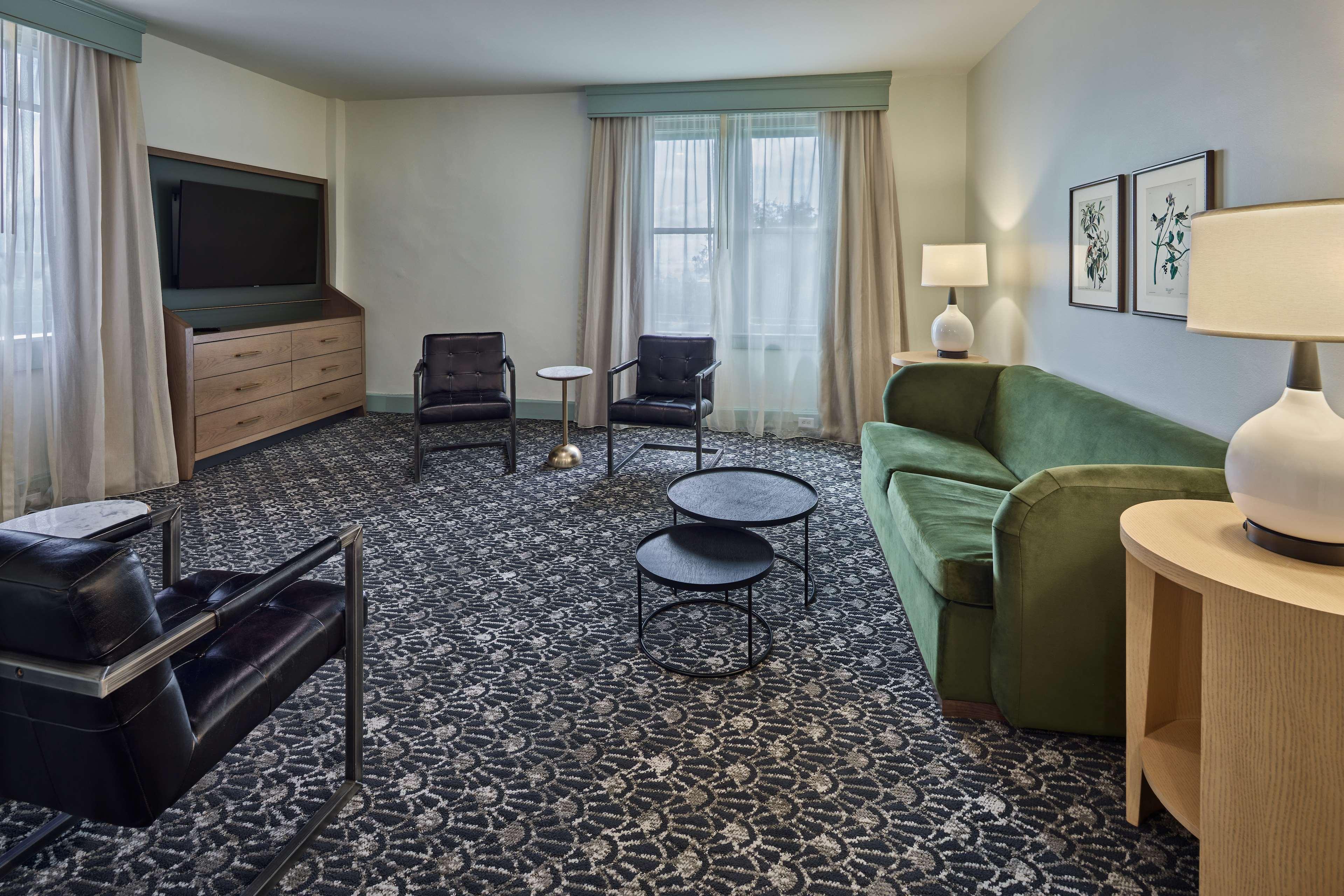 Suite Two Queen Beds One Bedroom