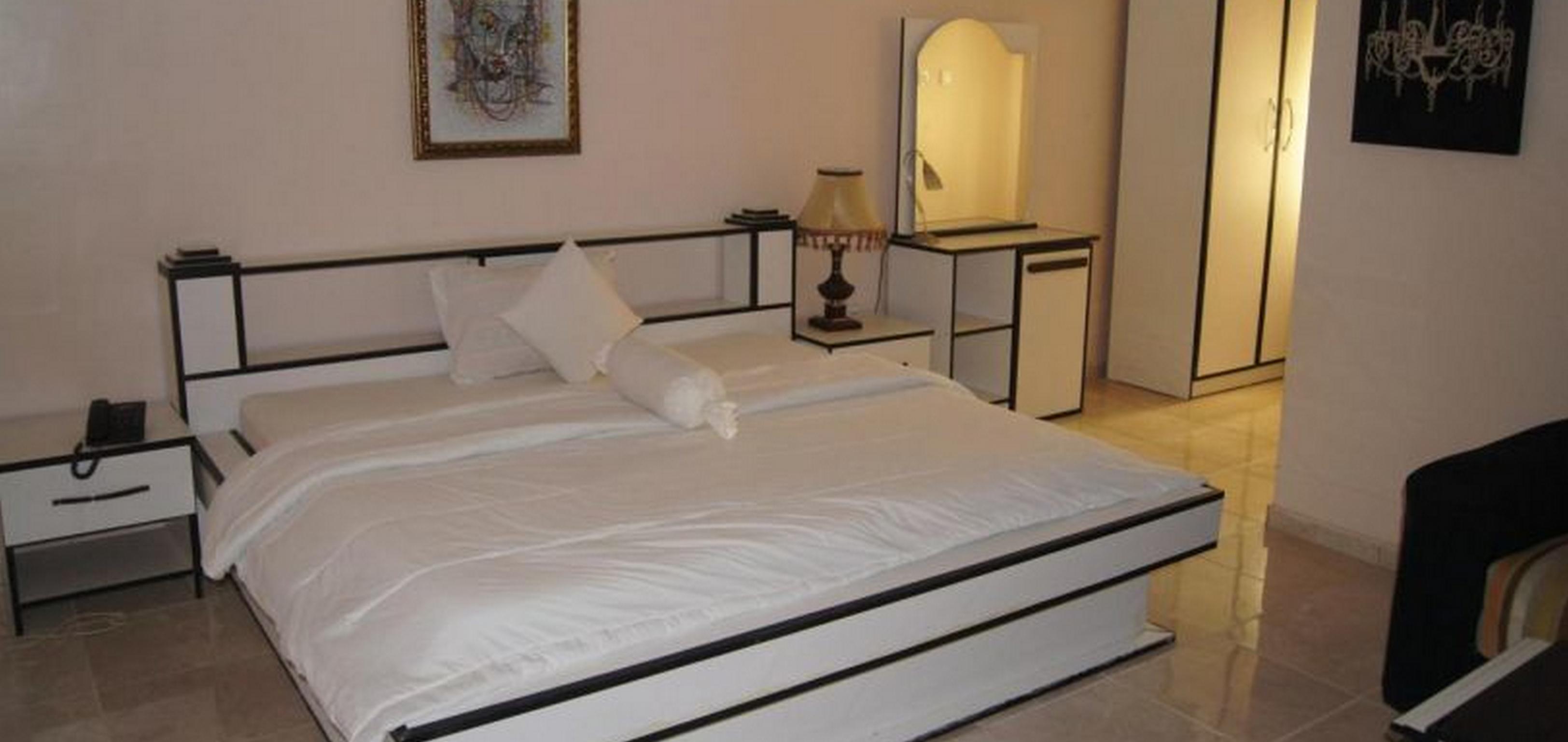 Quadruple Two King Beds