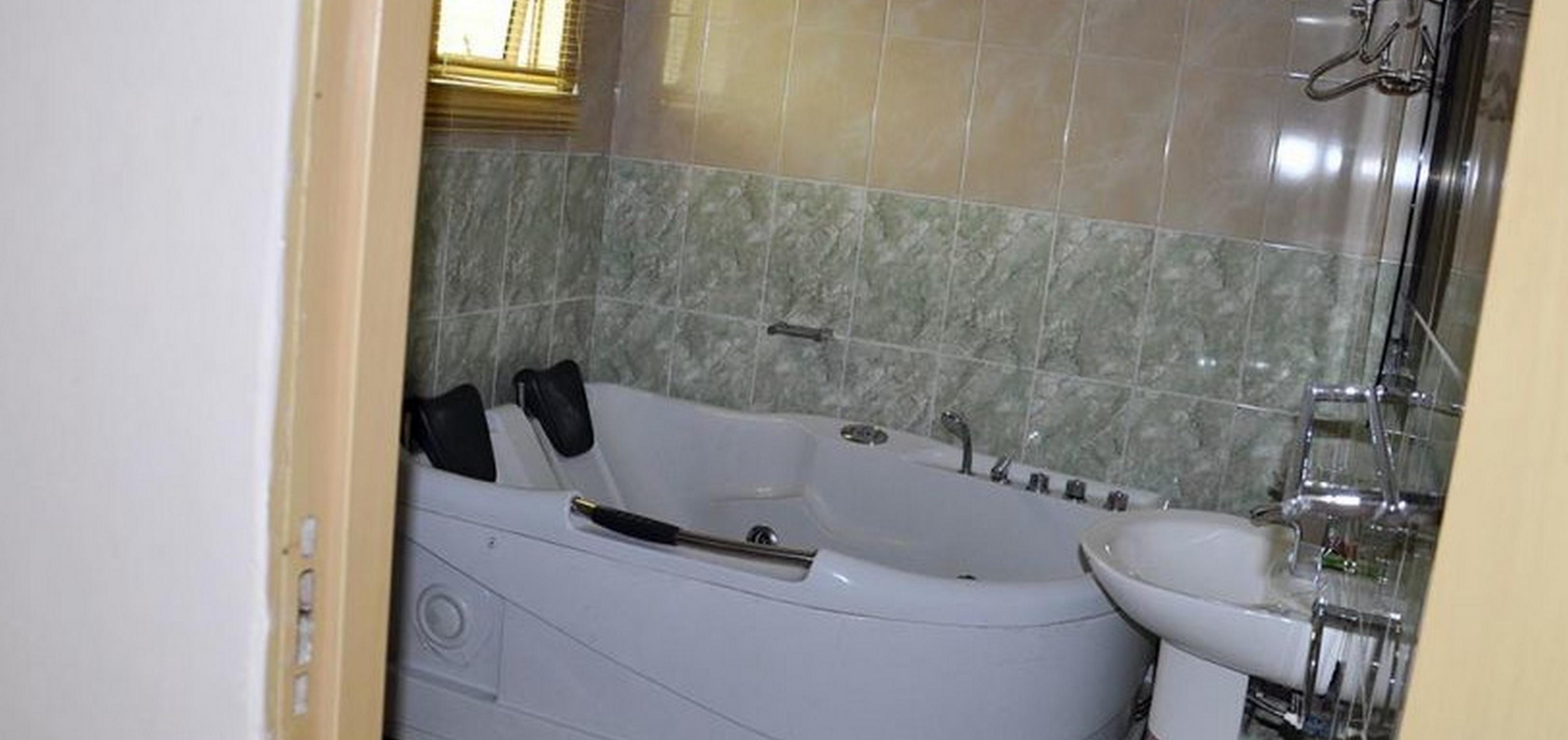 Quadruple Two King Beds