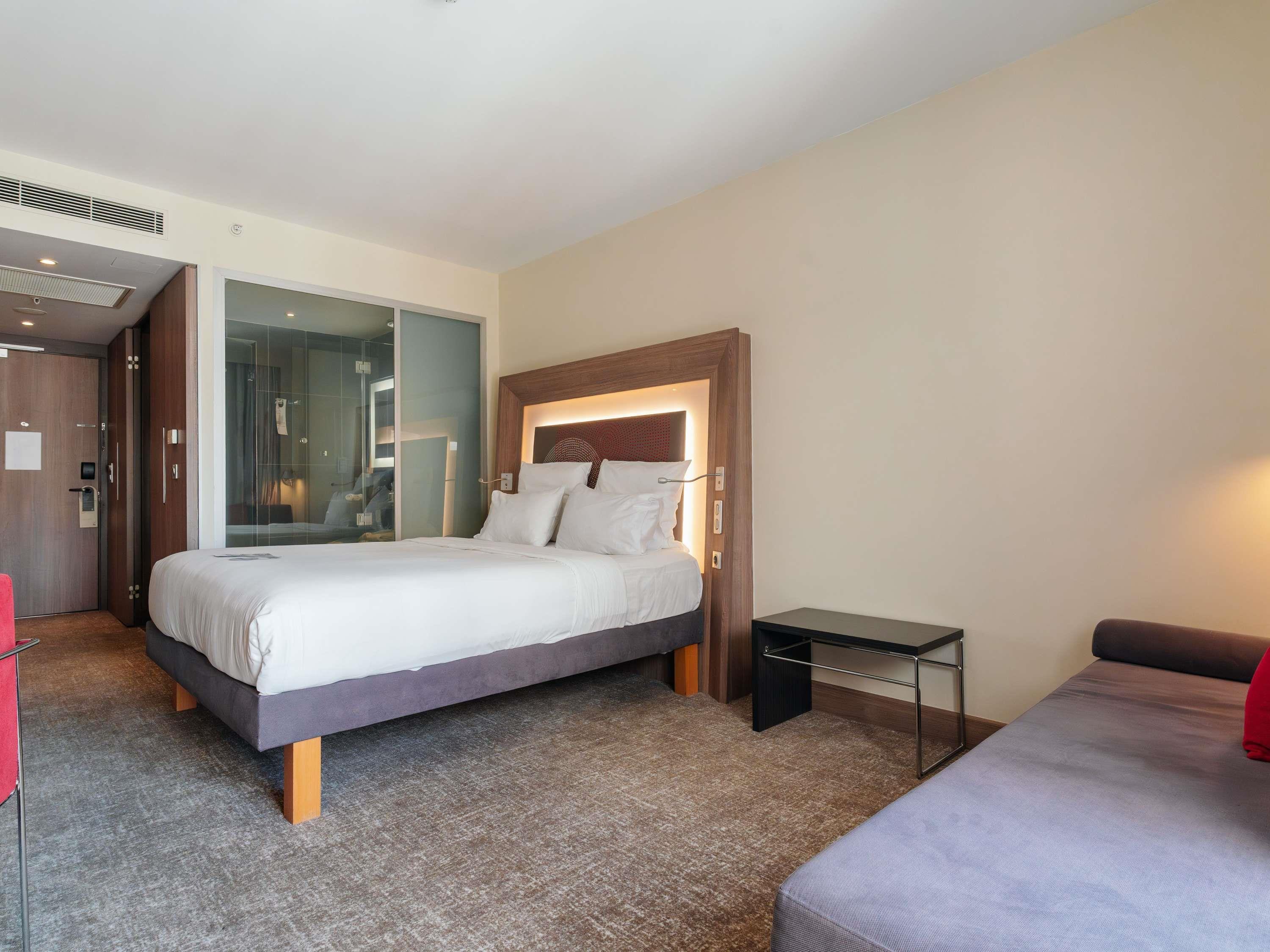 Double Superior Queen Bed