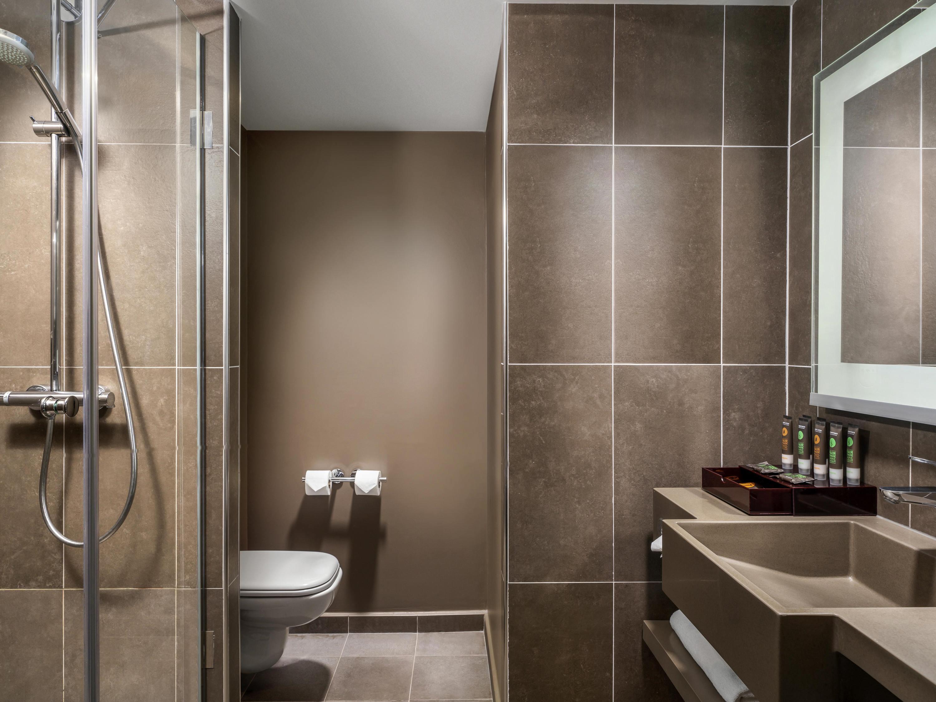 Junior Suite Queen Size Bed