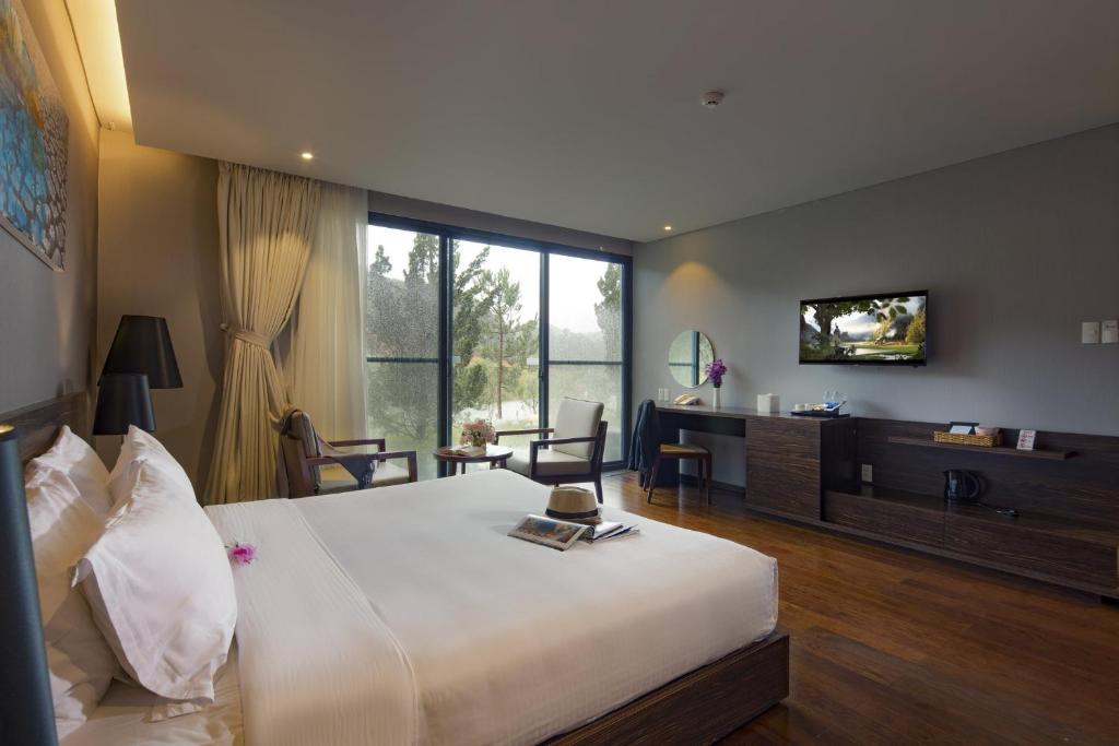 Room Premium King Bed