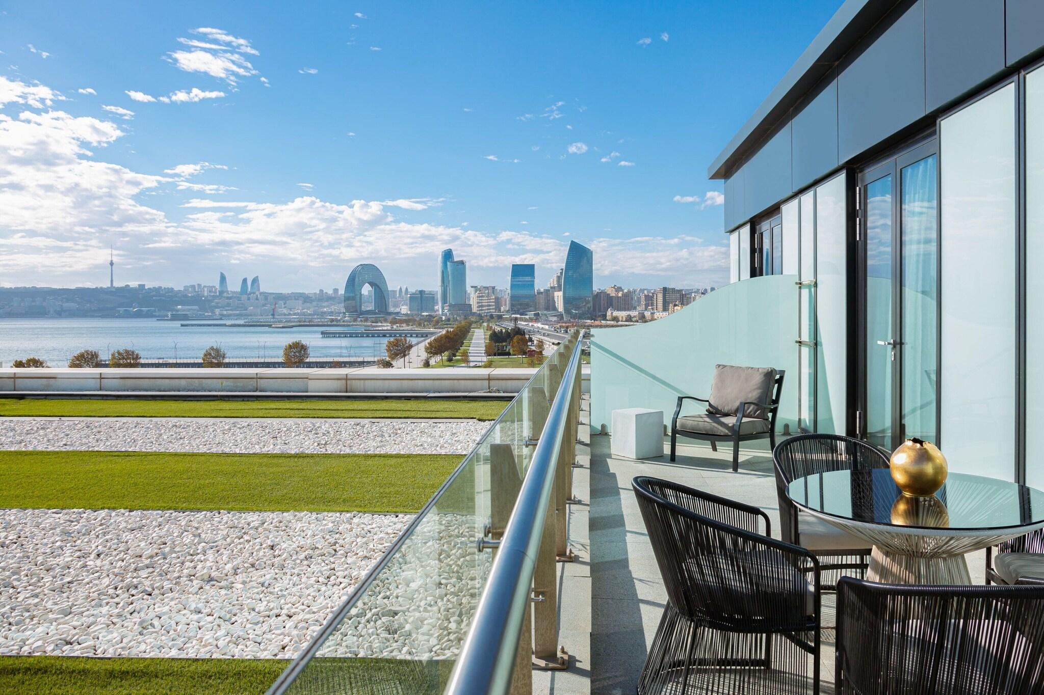 Suite Smoking with Views