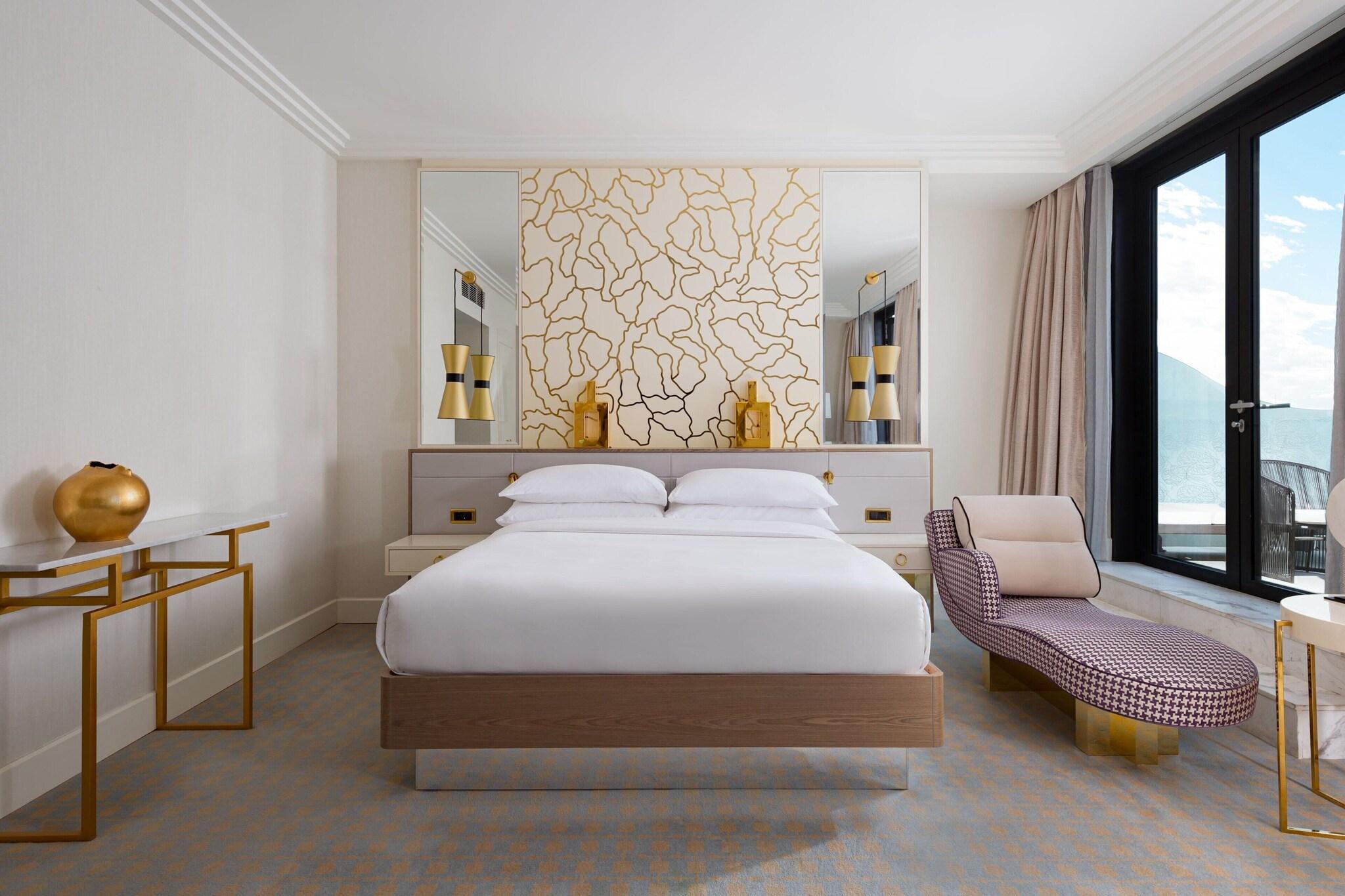 Suite Smoking with Views