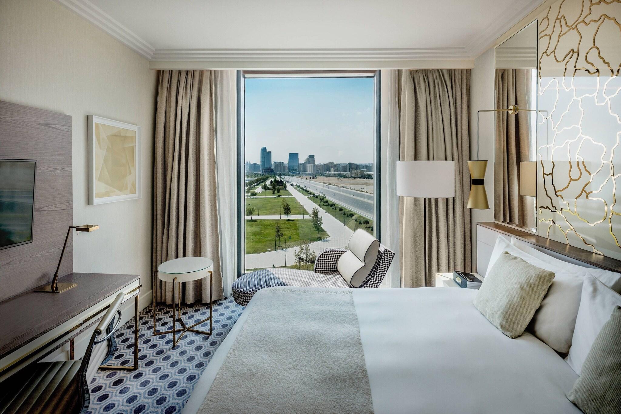 Double King Bed Smoking