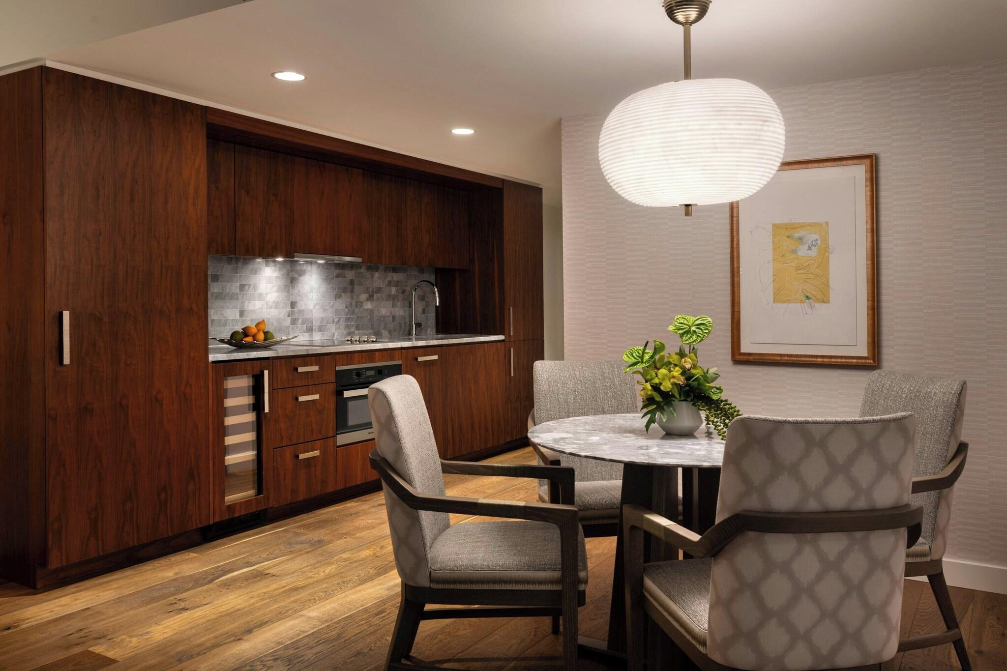 Suite Grand with Views