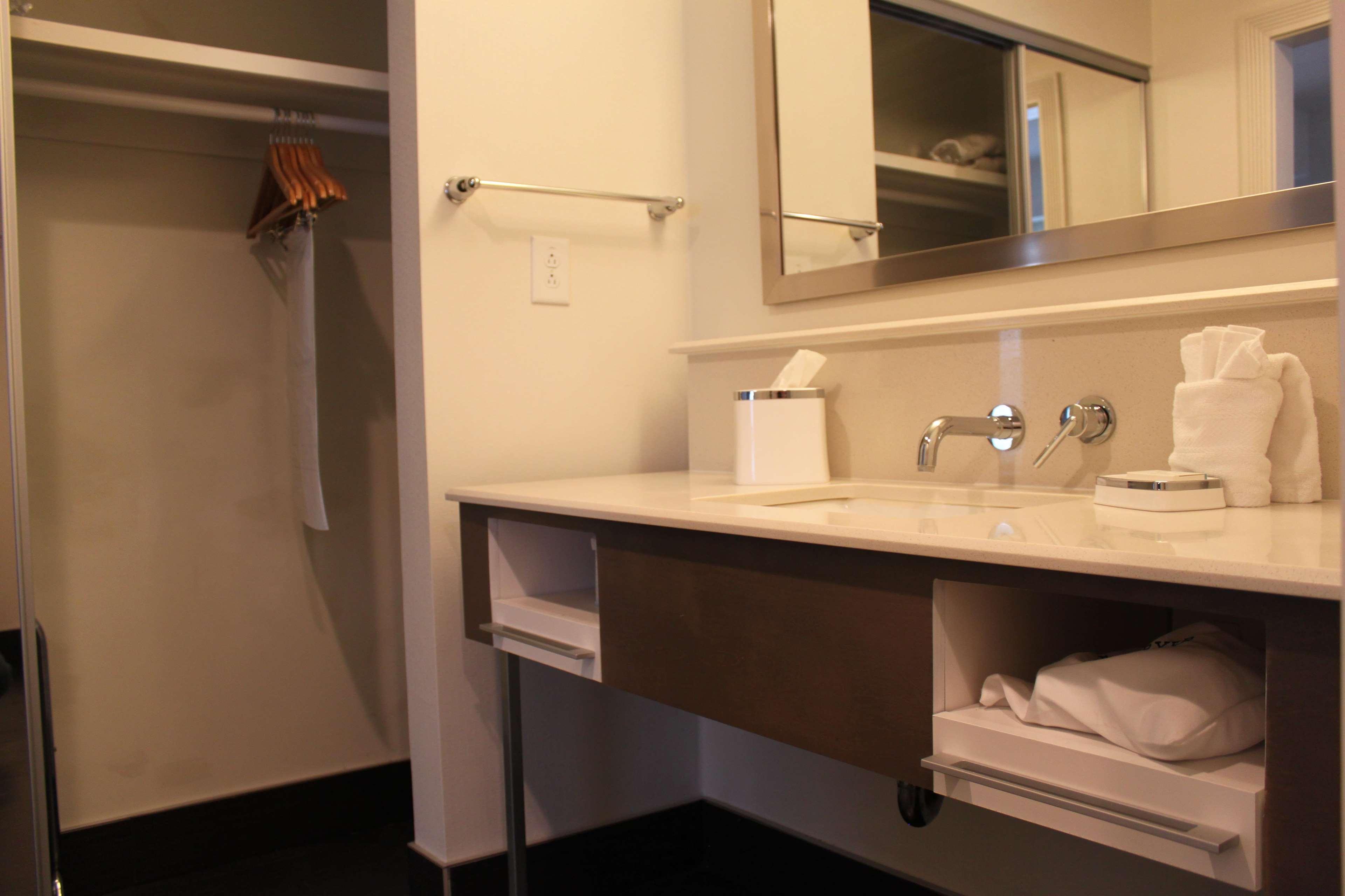 Suite King Bed Non Smoking