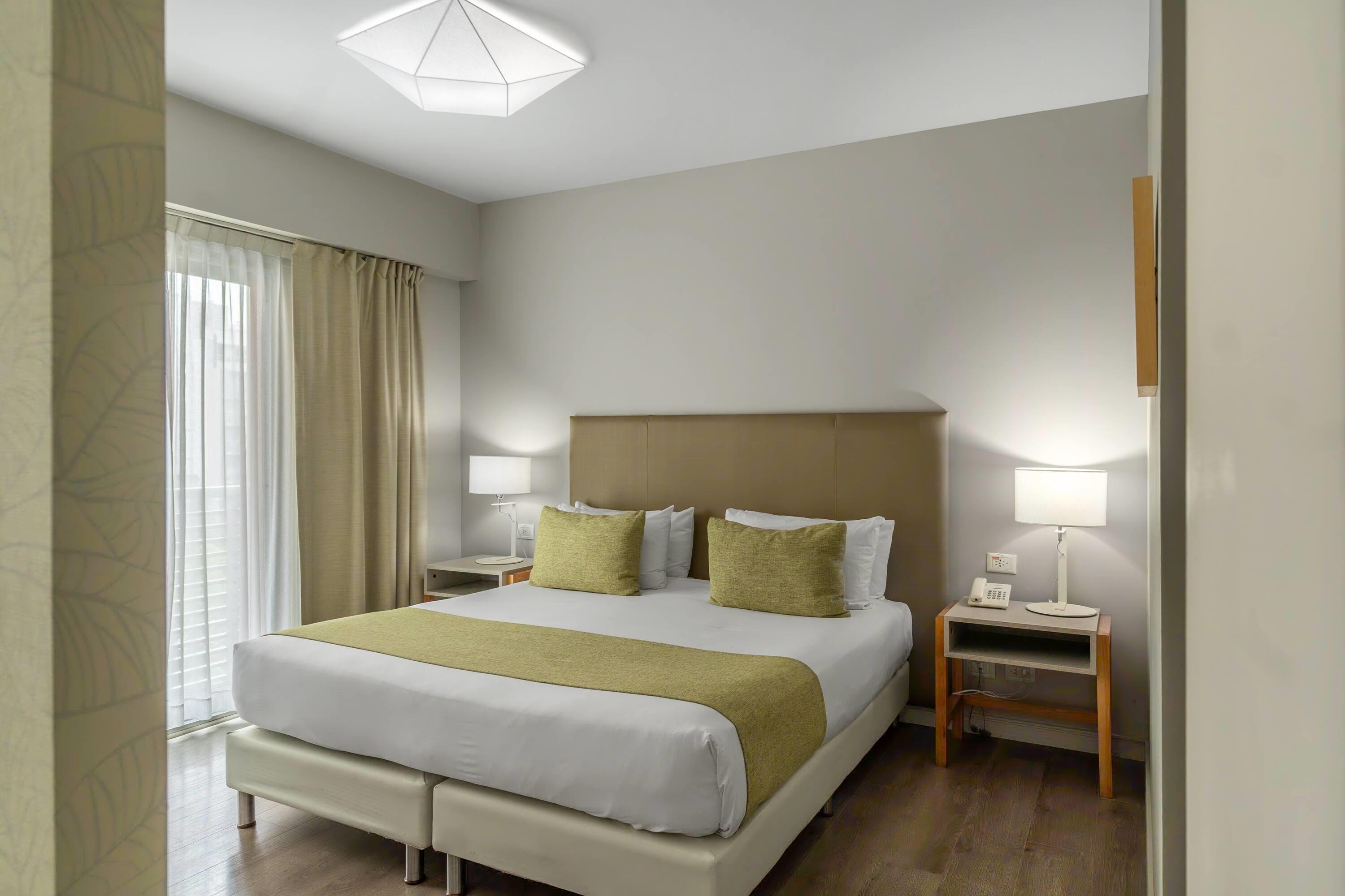 Suite Queen Size Bed