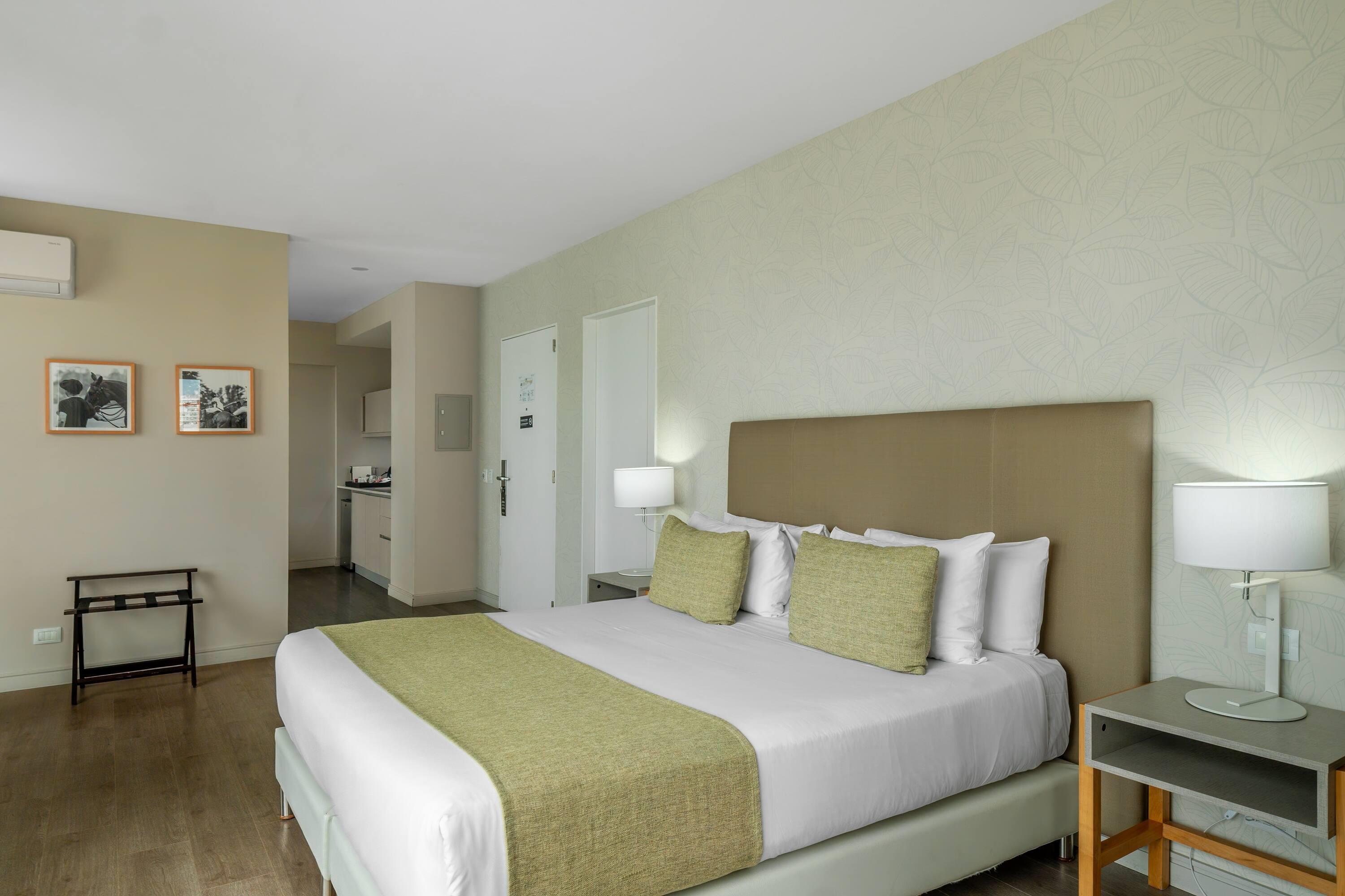 Suite Queen Size Bed